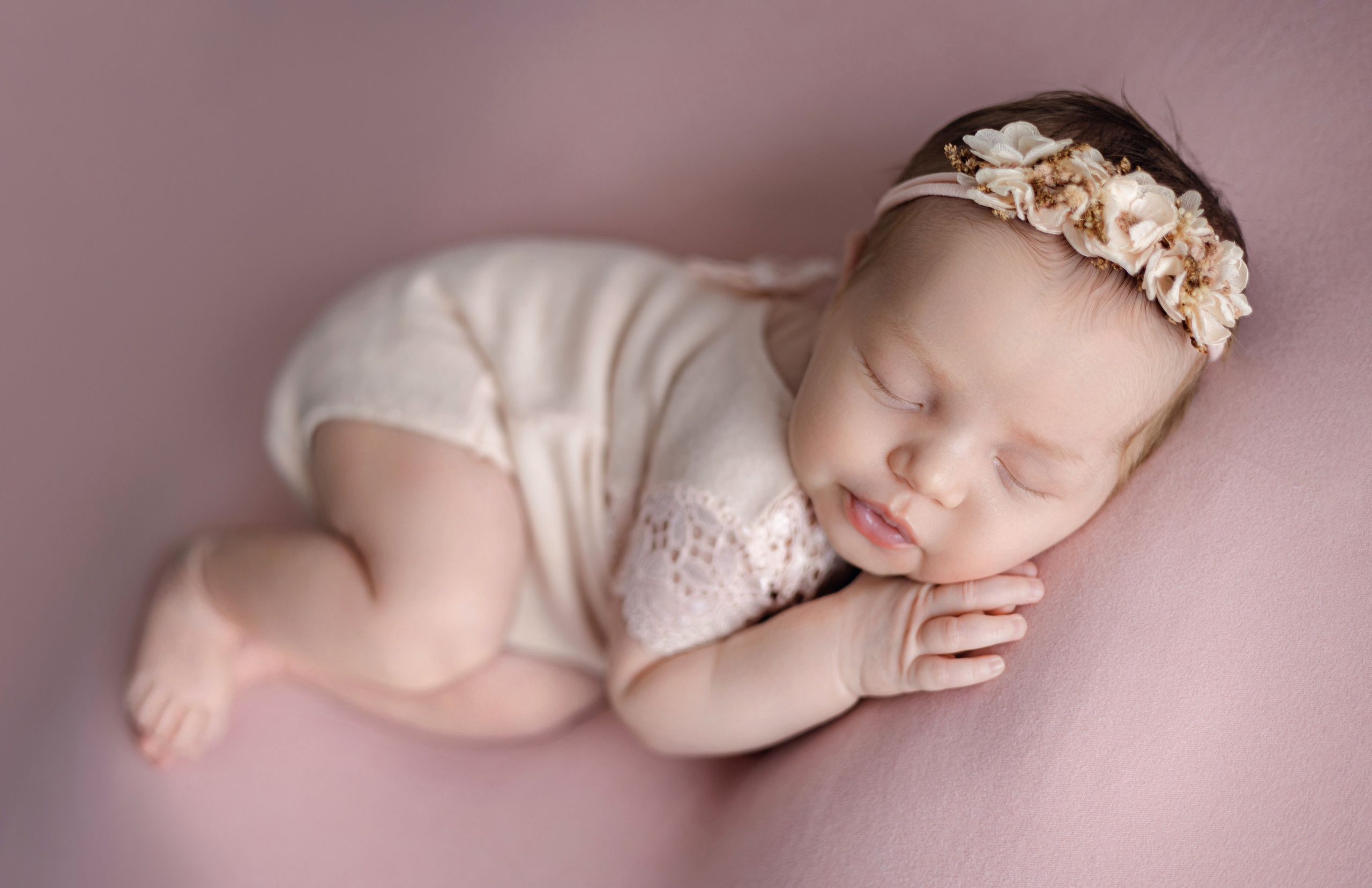 Анна. Евгения Горбунова фотограф новорожденных в Новом Уренгое