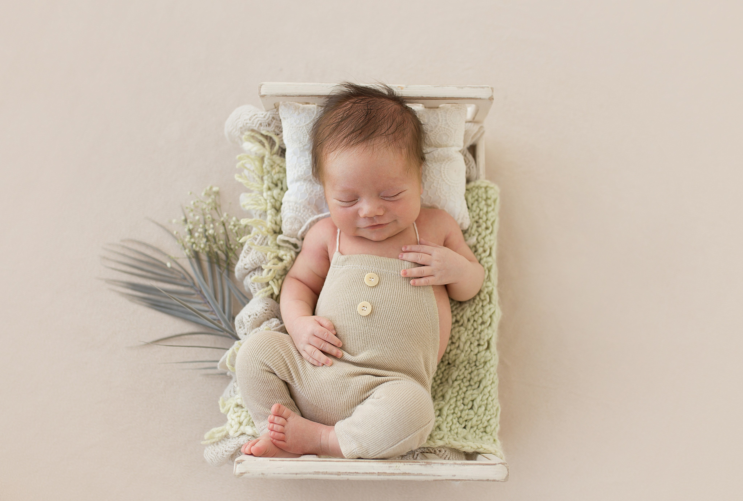 Фотосессия новорождённого. Фотограф новорождённых малышей и детский фотограф В Казани Лана Максим
