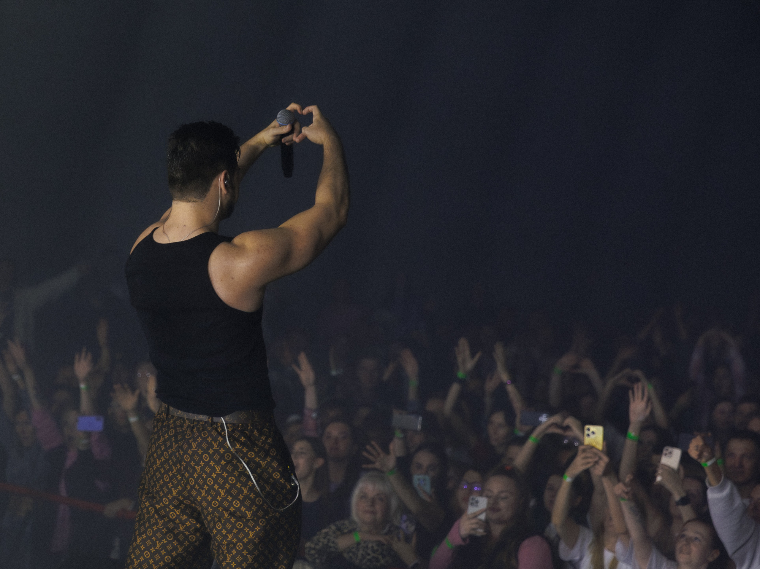 Фотоотчёт и репортаж с концерта группы GAYAZOV$ BROTHER$. Красильников Евгений — профессиональный фотограф в Ростове-на-Дону