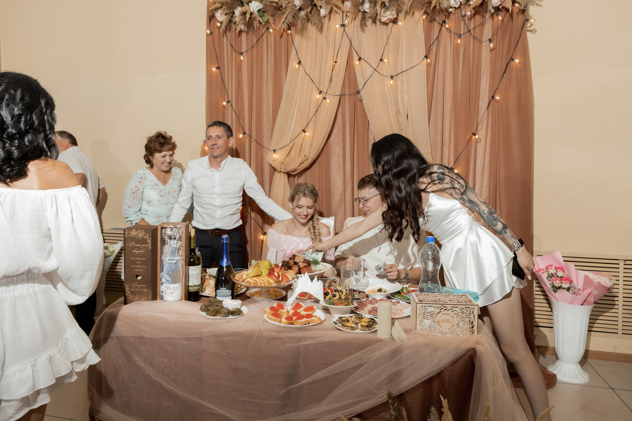 Роман и Александра (банкет). Свадебный фотограф Ангелина Сунгатулина | Саратов | Балаково | Вольск