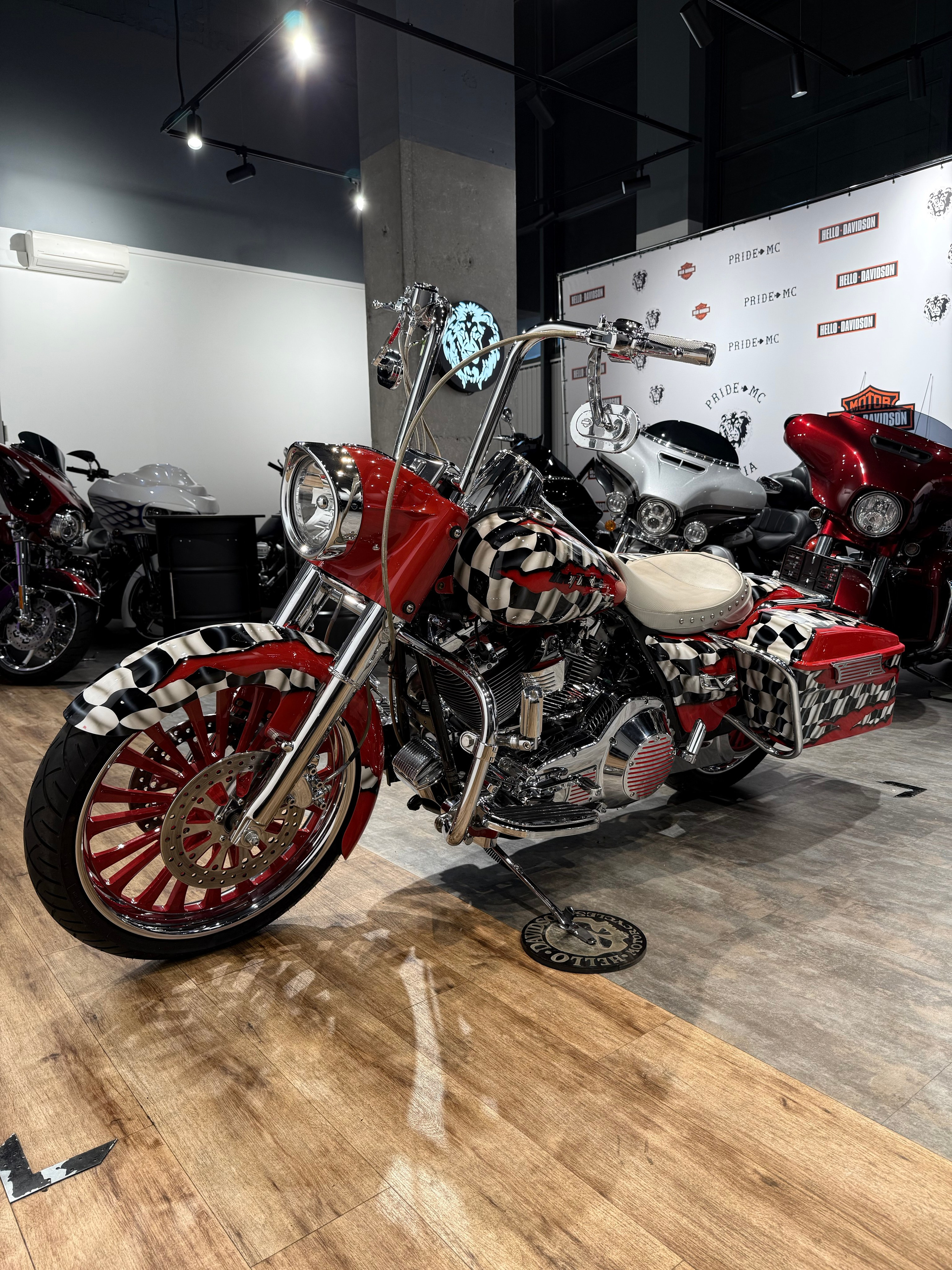 Road King (Elvis Presley). Hello Davidson, Москва. Только хорошие мотоциклы…