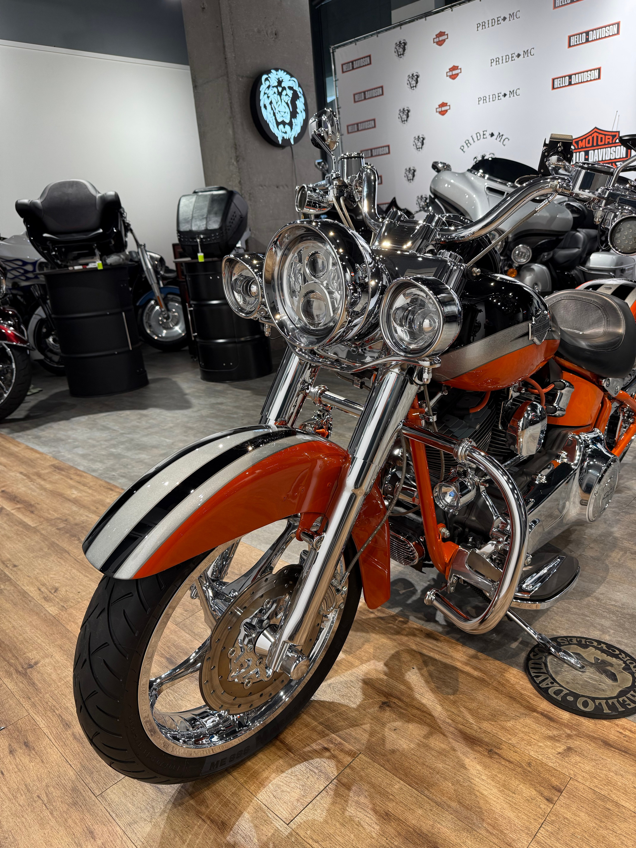 2010 CVO Inferno Orange. Hello Davidson, Москва. Только хорошие мотоциклы…