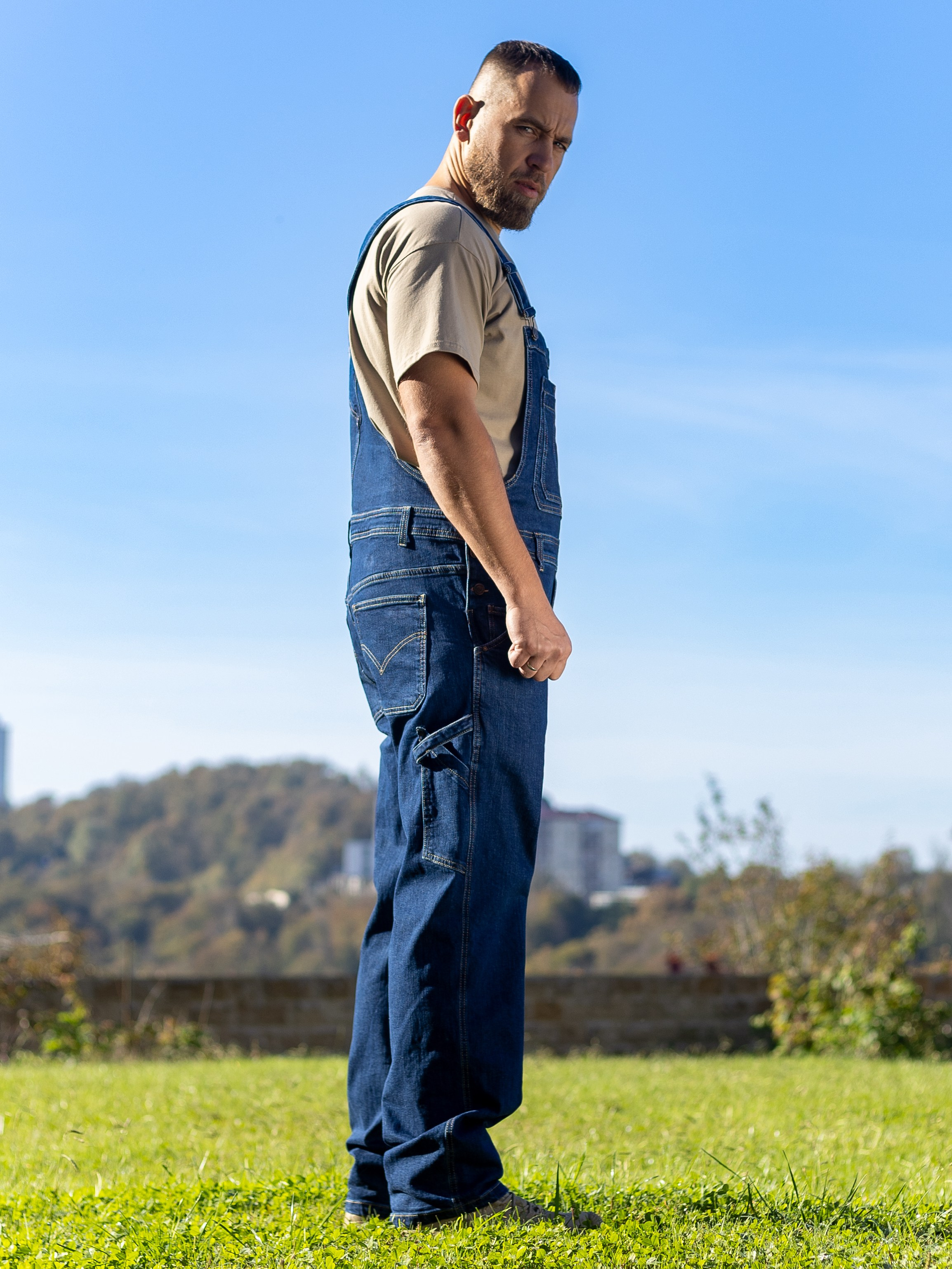 Игорь. Стрит съемки для маркетплейсов в Сочи | ИИ контент | fashionprod