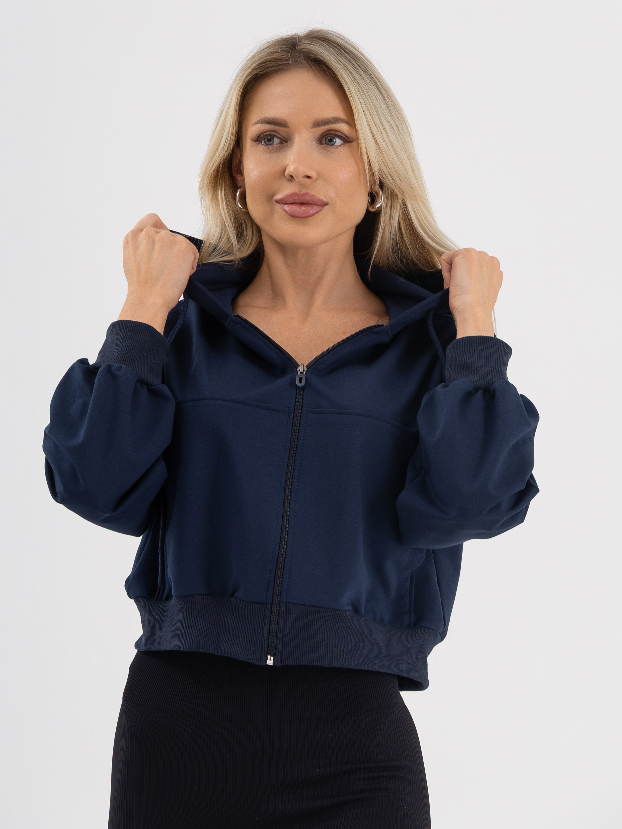 Валерия. Фото для маркетплейсов в самых сочных локациях города Сочи