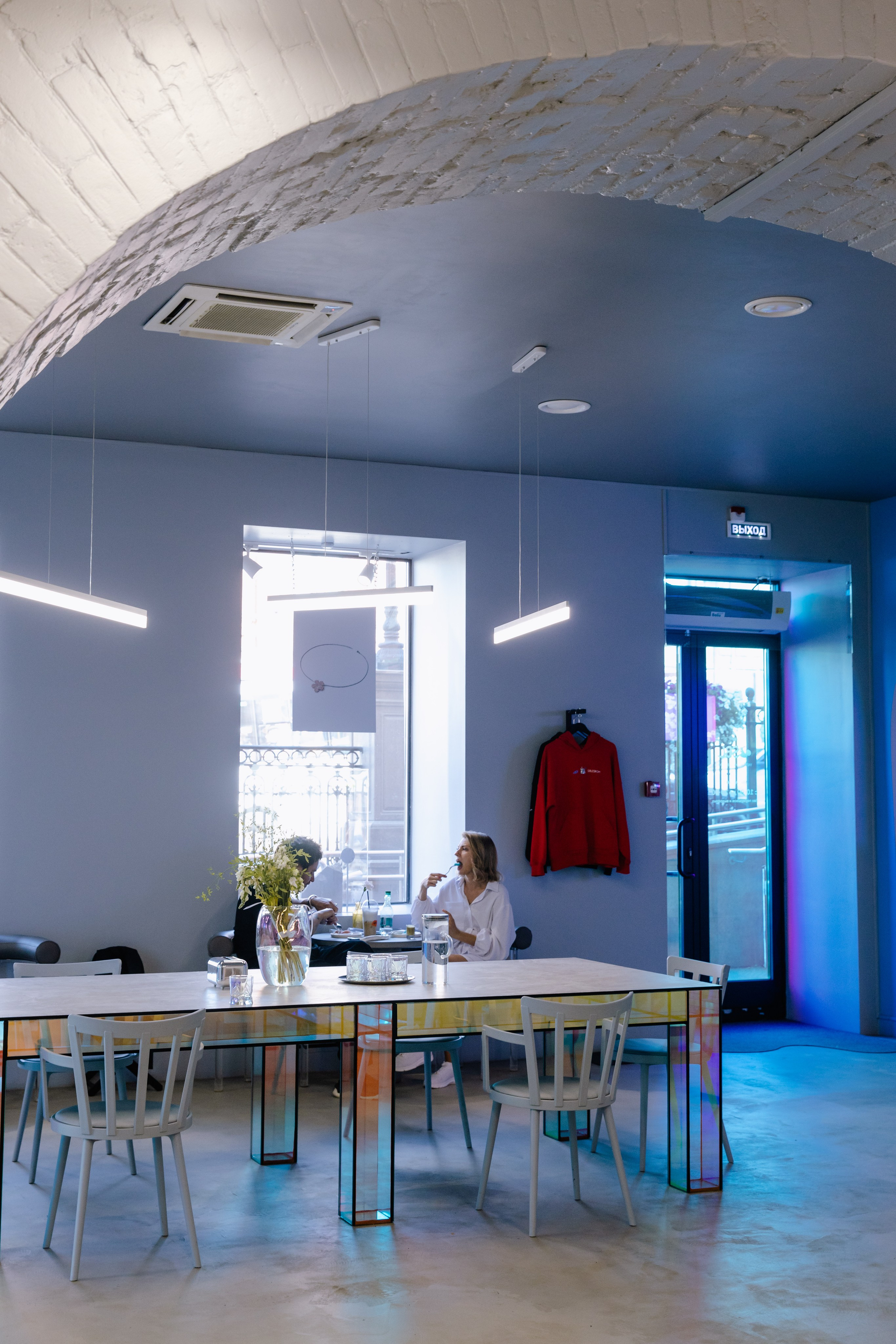 SBLESKOM ​Ювелирный салон Томск Ленина, 72. ГУДРУМ — Мебель на заказ в Томске | Кухни | Шкафы | Стулья и Столы