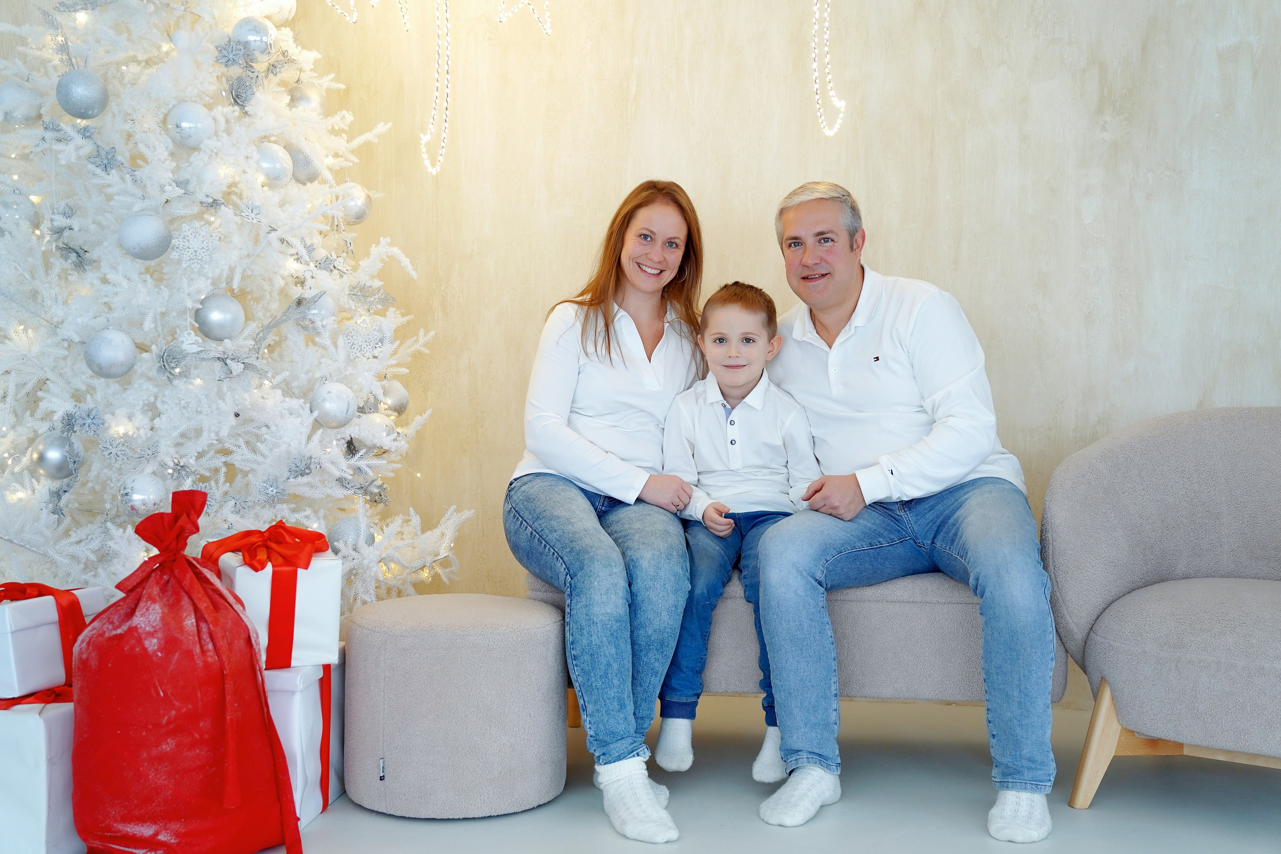 Семейная фотосессия в студии ZOOM (Сосенки). Семейный и детский фотограф в Москве Екатерина Офицерова