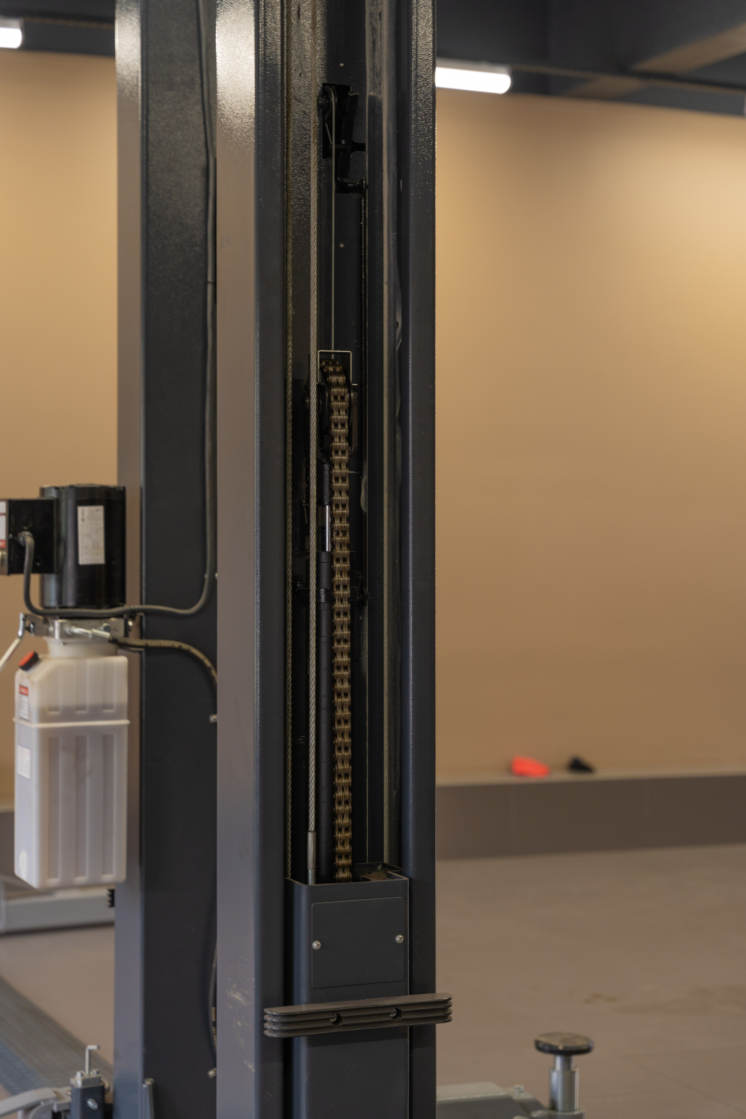 Интерьерная фотосъемка автосалона Elrus в Краснодаре. Zeekr, LiXiang Профессиональная фотосъемка интерьера премиум-автосалона в Краснодаре. Шедевры для Вас! Фотограф и Видеограф в Краснодаре Пахиев Руслан