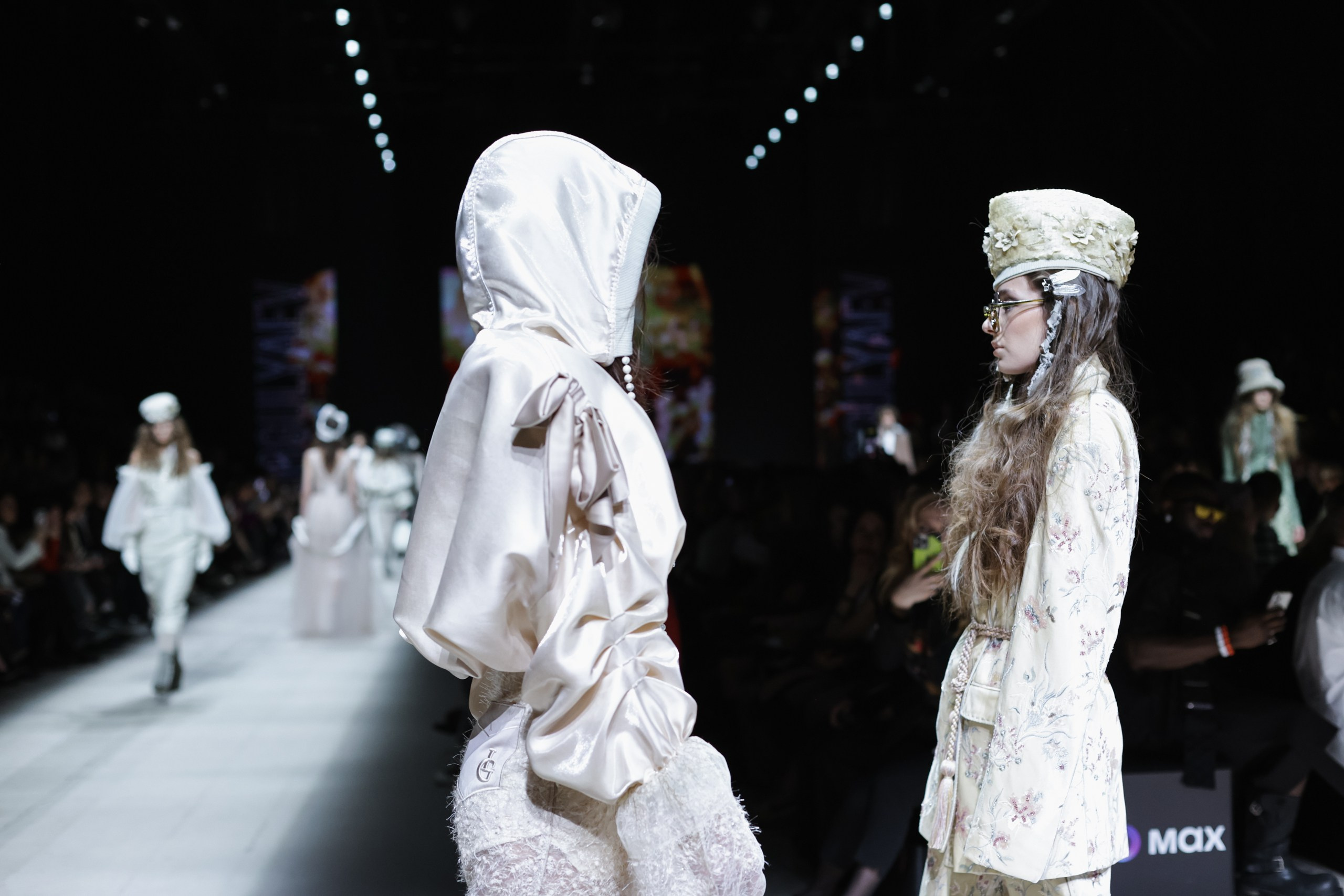 Показ IGOR GULYAEV — Moscow Fashion Week 19/03. Jane Kudryavtseva | MODEL PHOTO, PORTRAIT & EVENTS