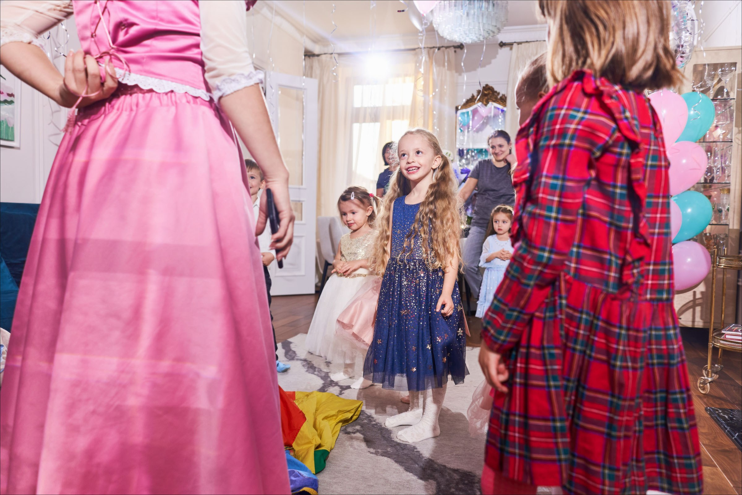 Маленький праздник для сестер;). Фотограф в Москве Нафиков Руслан. Репортажная съемка, Портрет