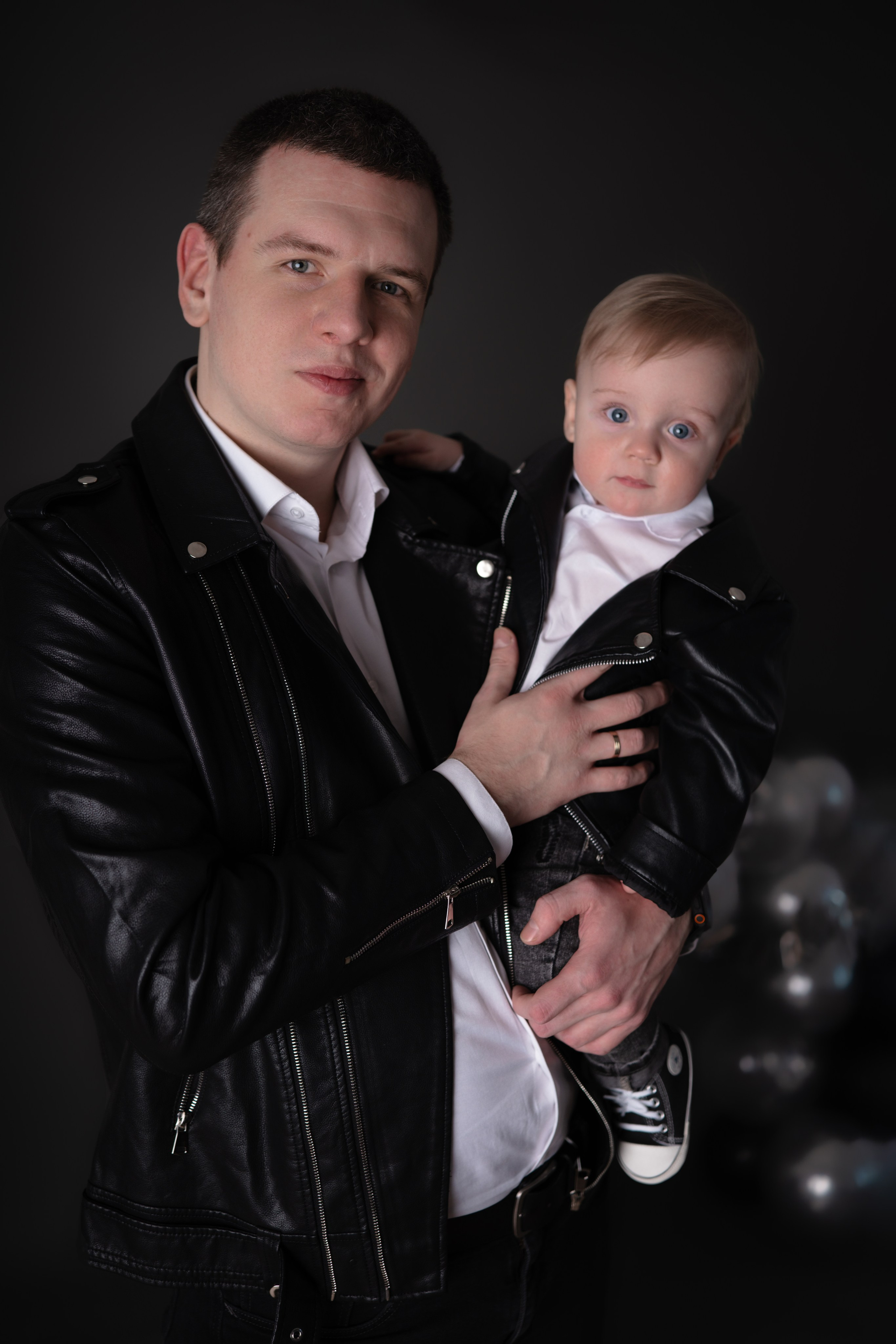 Годик Максиму и Кириллу. Семейный детский ньюборн фотограф в Москве Марта Петрова