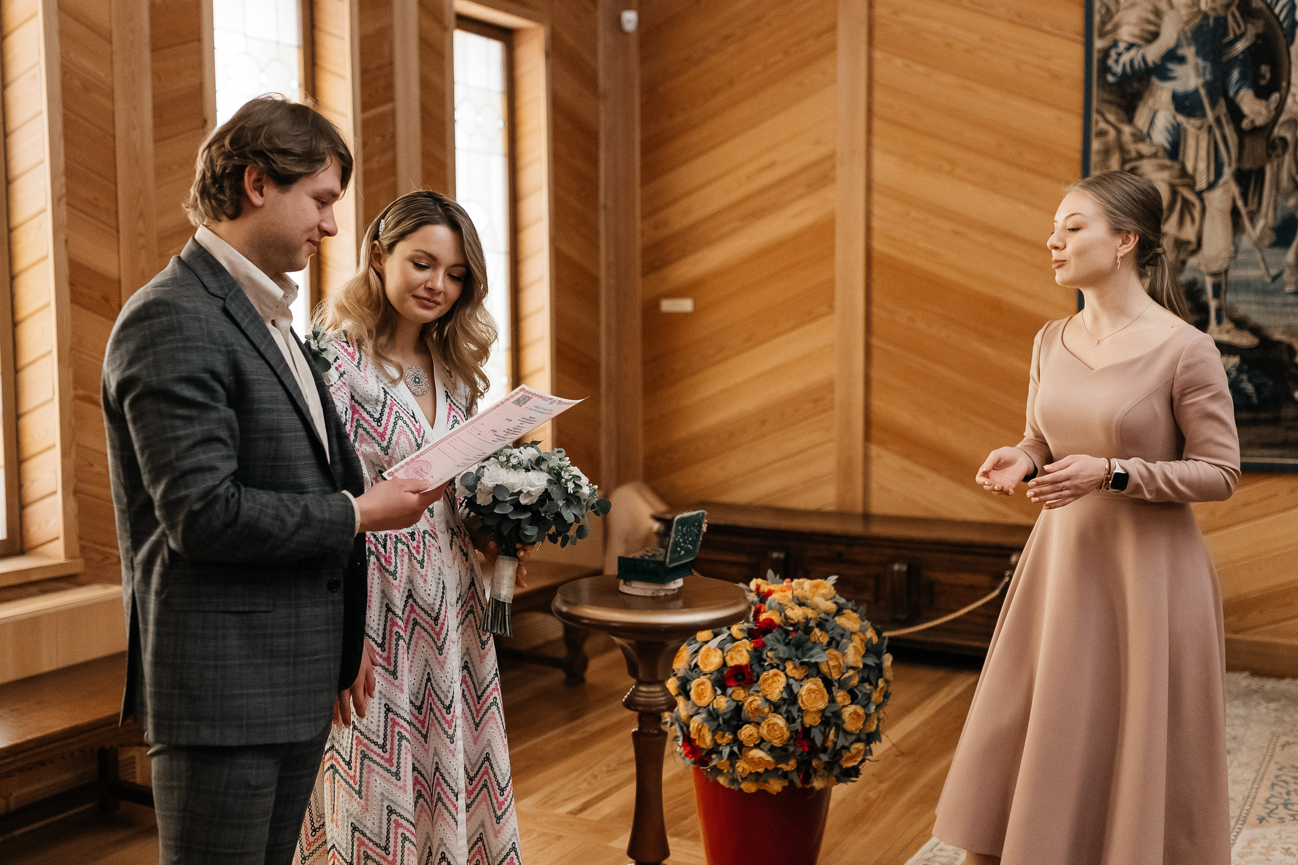 Свадебная фотосессия в Коломенском. Дворец царя Алексея Михайловича. Свадебный фотограф в Москве Мария Крош