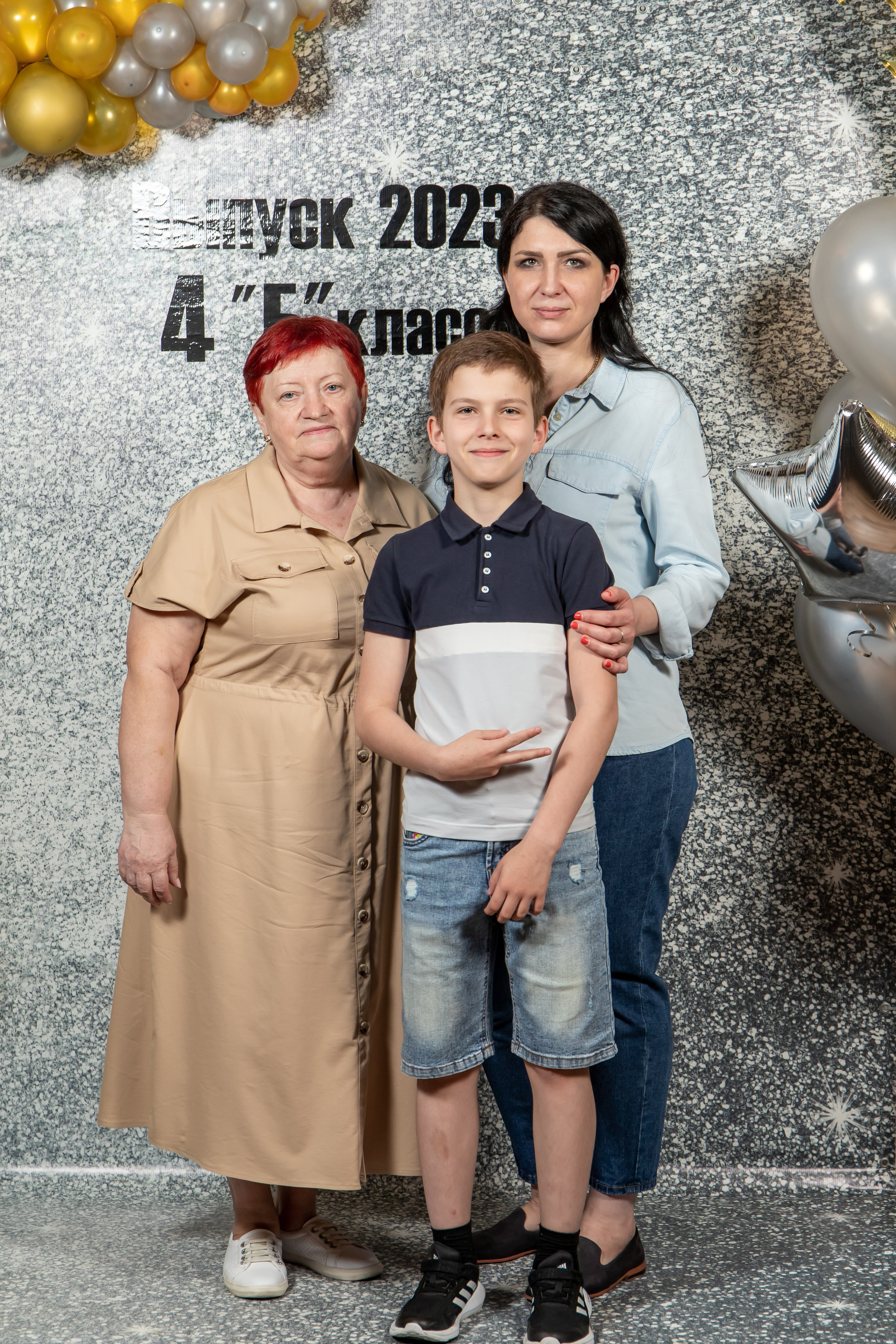 Выпуск 4Б 23 год. Семейный и свадебный фотограф в Геленджике Михаил Шматов