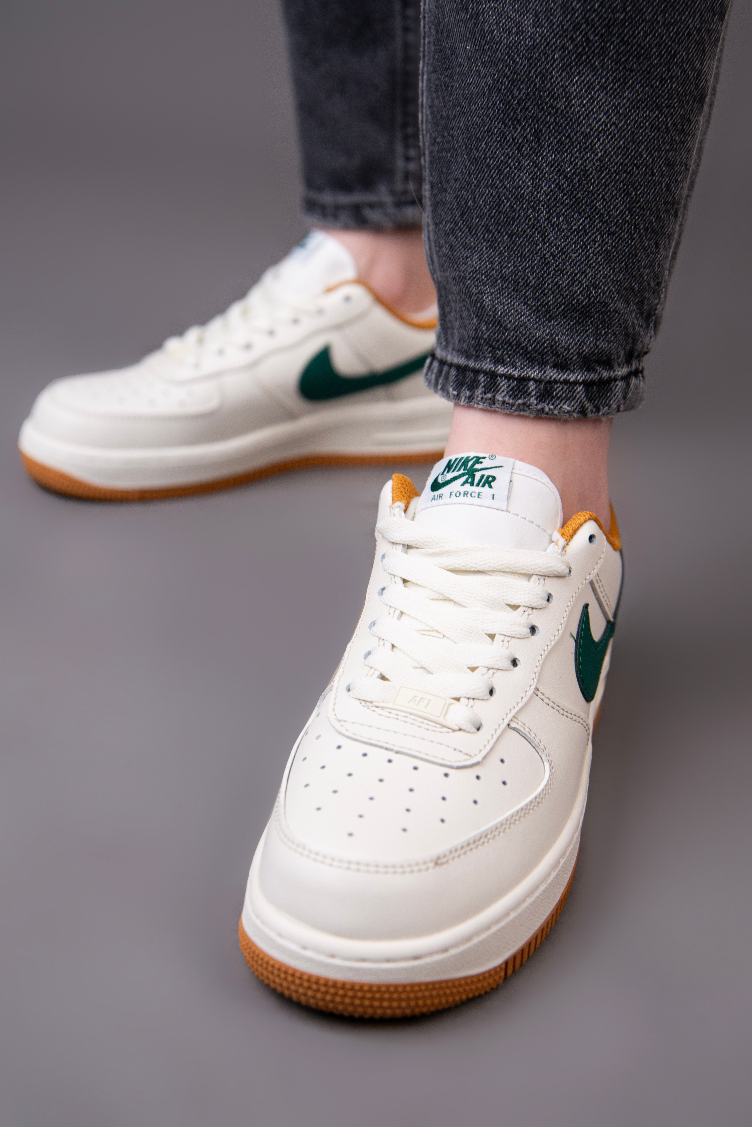 Кроссовки. Ксения Glossa. Портретный и репортажный фотограф в Самаре