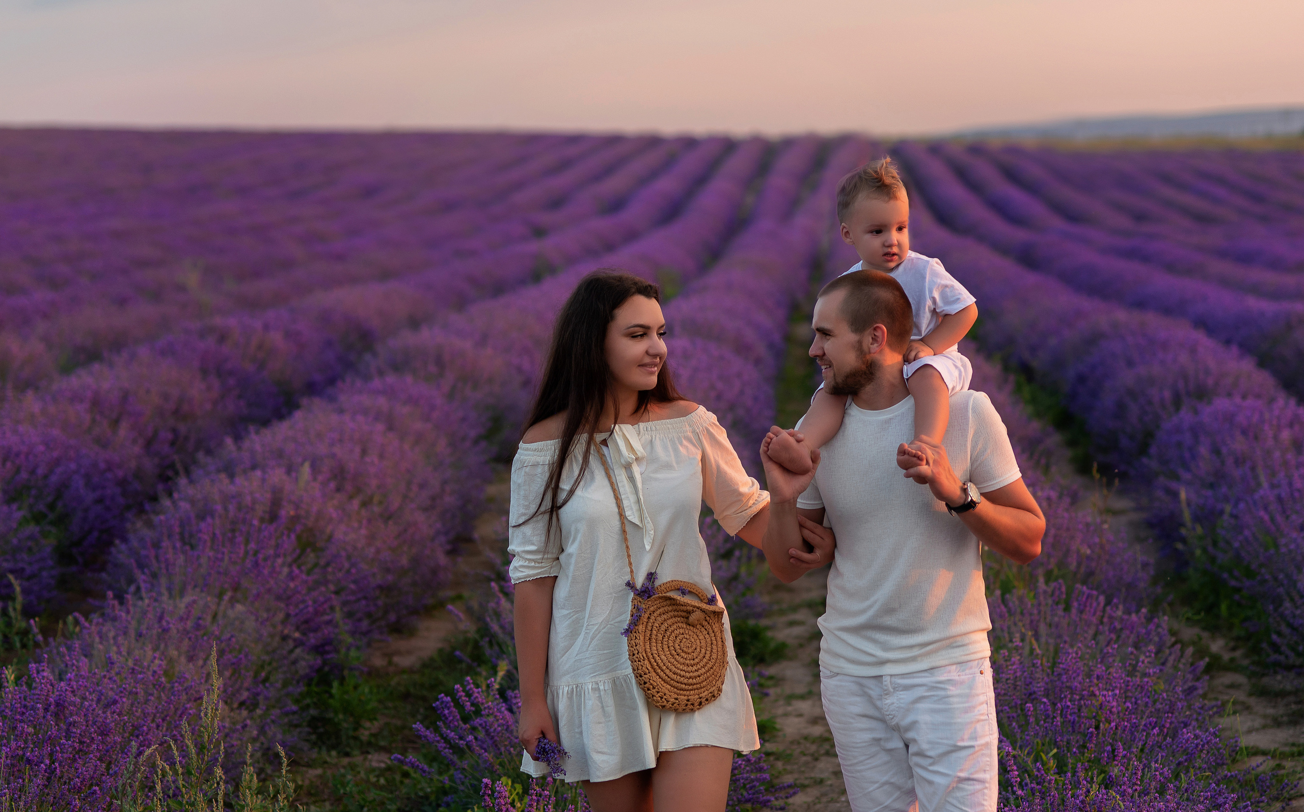 Фотосессия в лавандовом поле. Свадебный и семейный фотограф в Крыму Elena Gavrik
