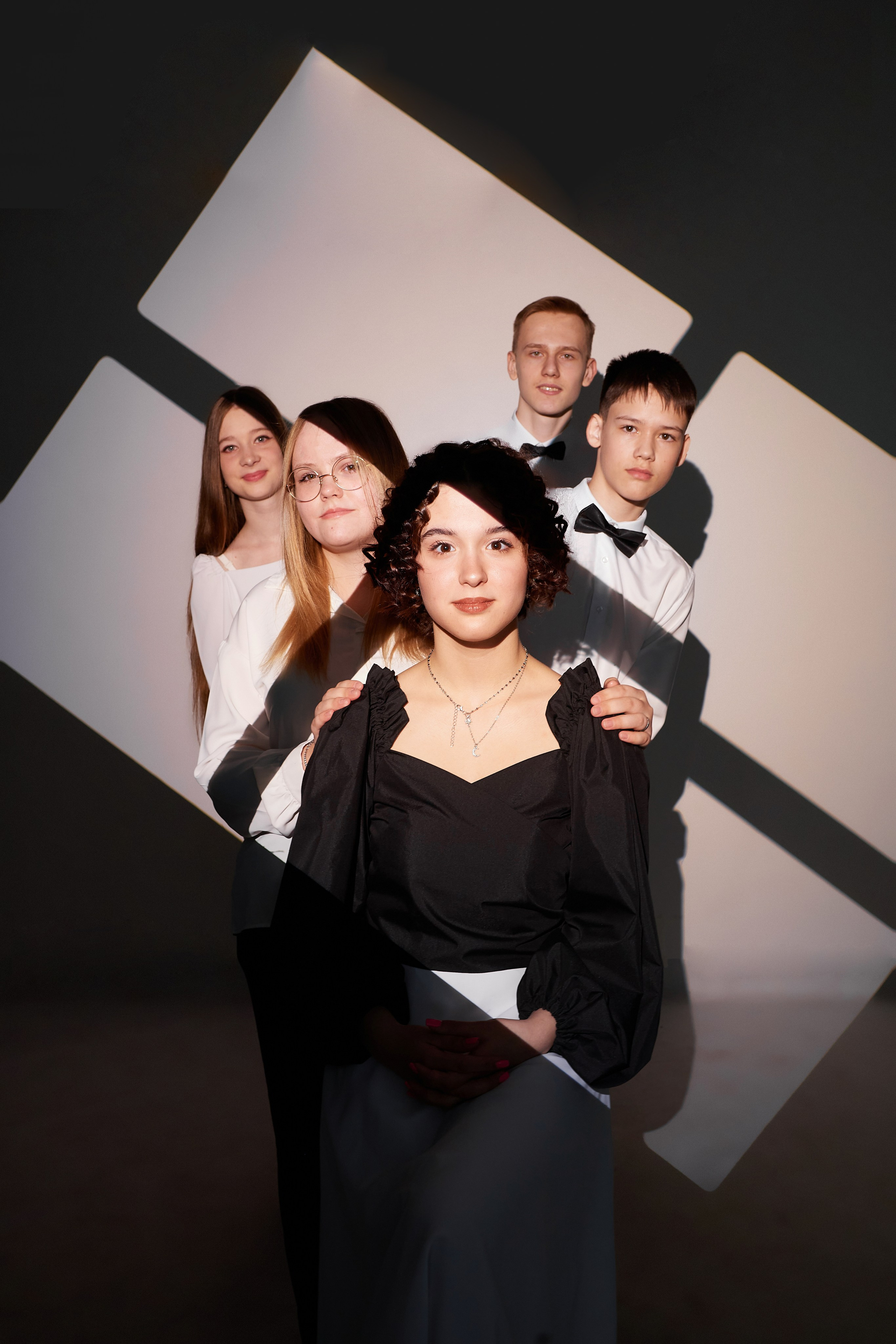 Заказать выпускной школьный альбом Тюмень. Выпускные альбомы в Тюмени для школ, садов, вузов спортивных секций