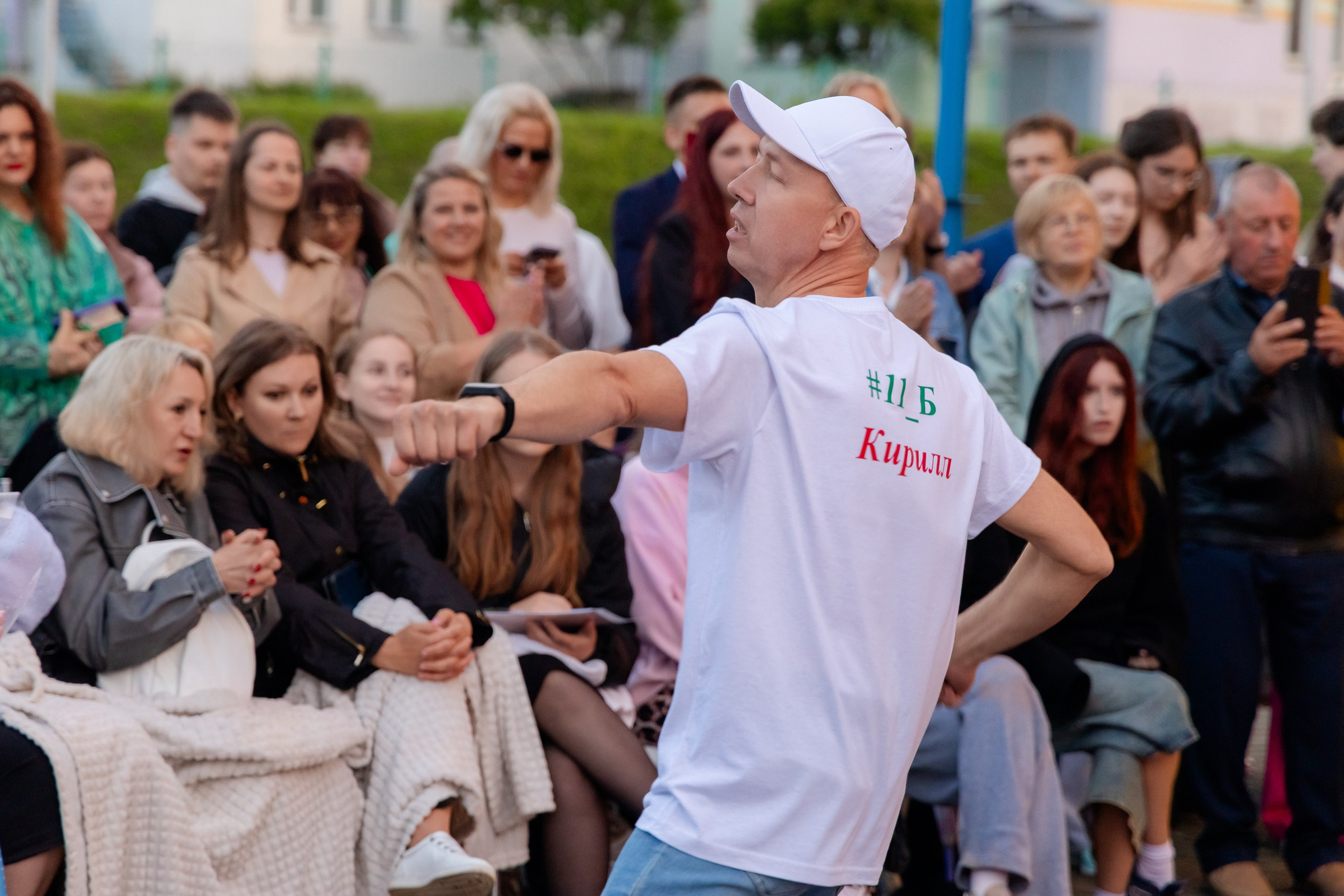 Школьный выпускной 2025 год в Минске, Беларуси. Свадебный фотограф в Минске/Беларуси Сергей Спиридонов