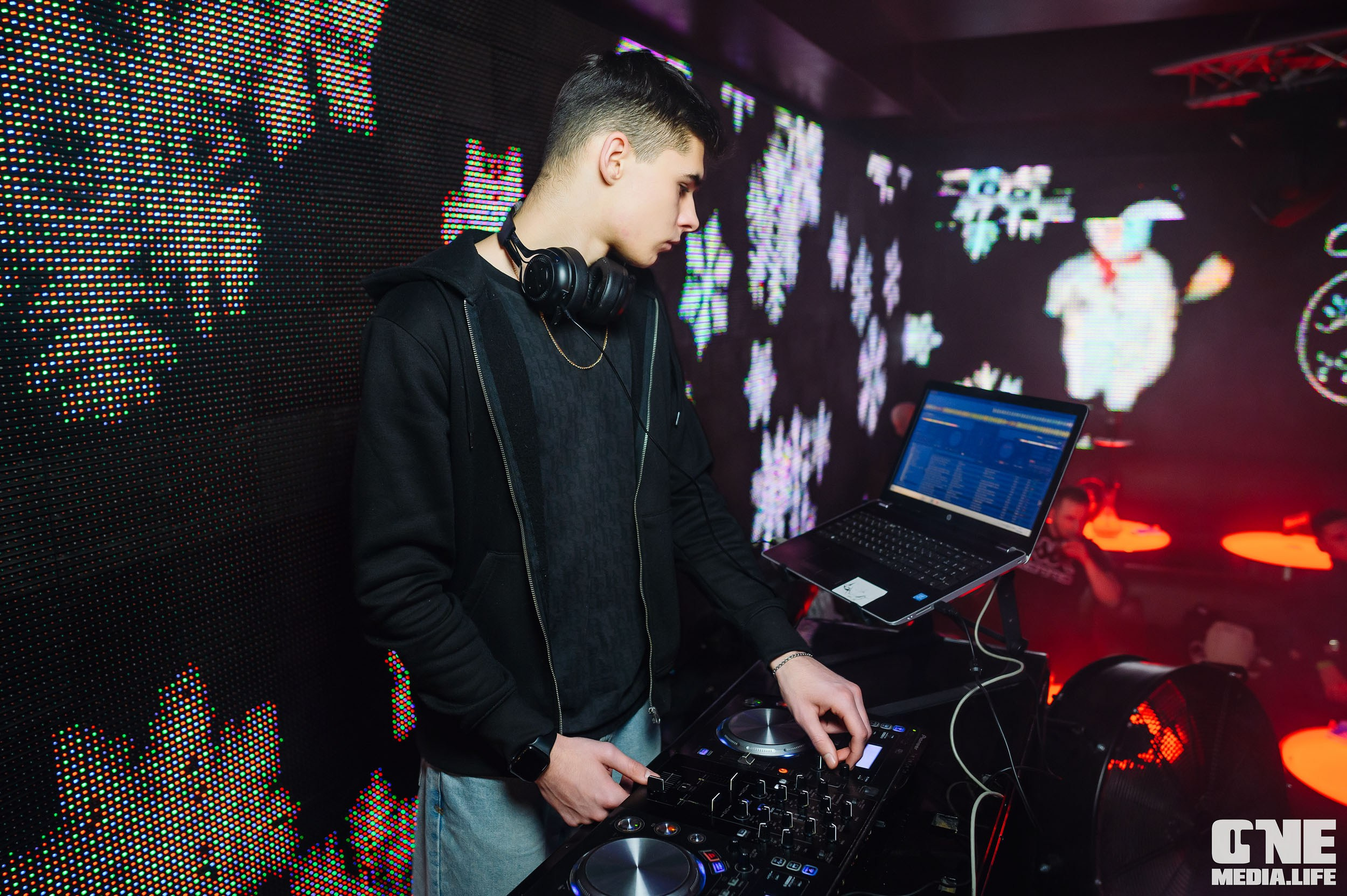 Фоторепортаж из РК Планета. One Media Life: фоторепортажи, фотоотчеты с мероприятий и заведений