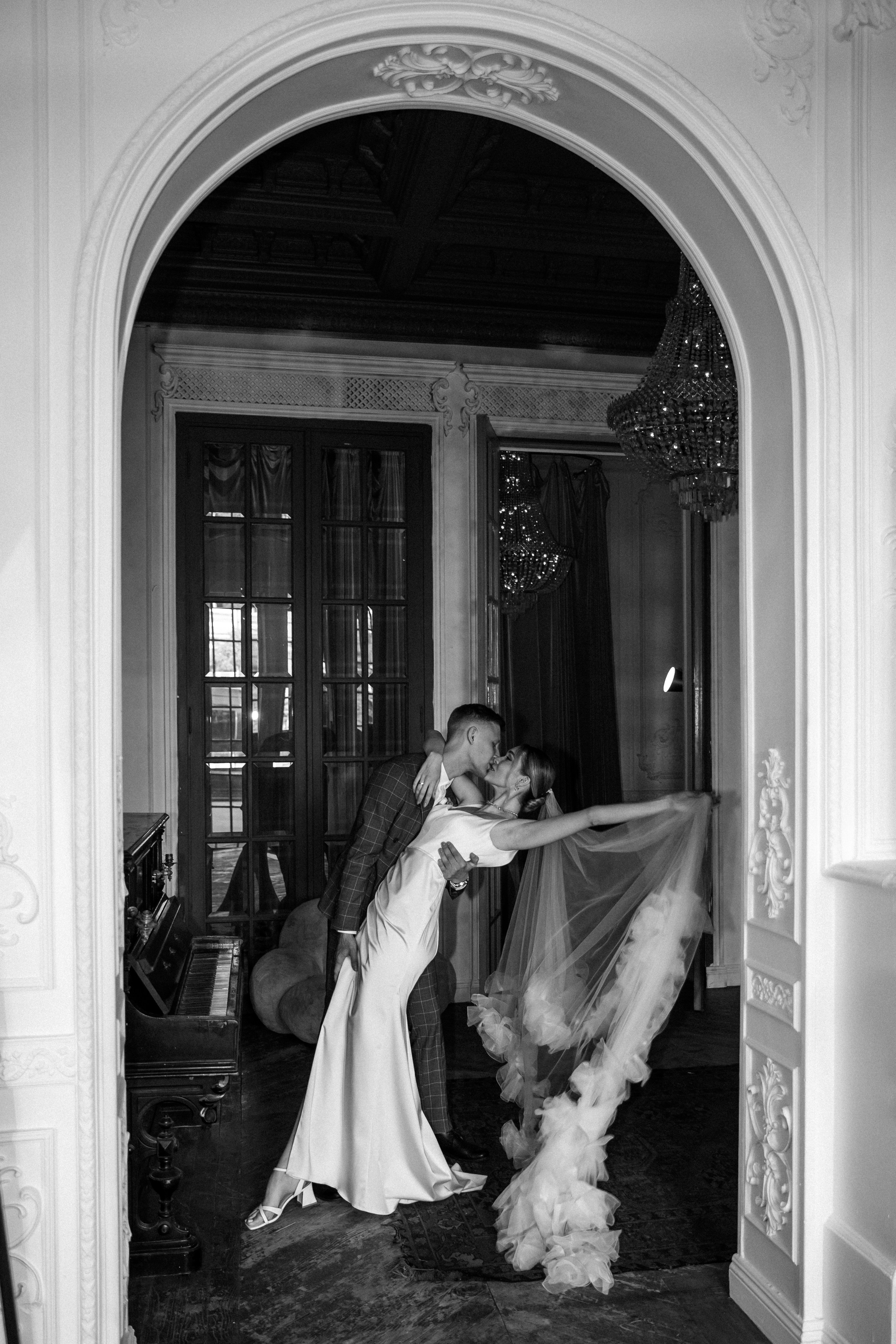 Роспись в Особняке Роял