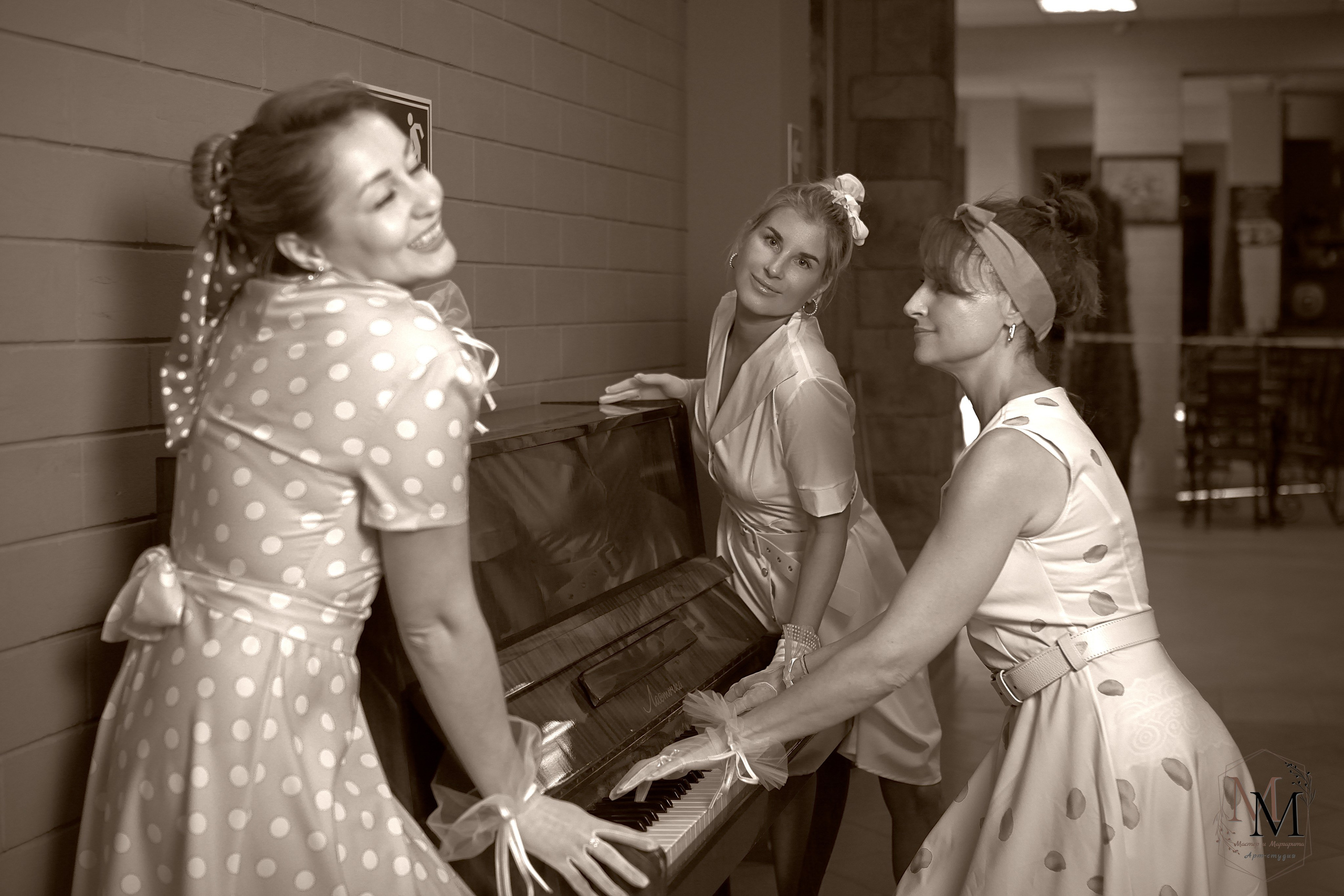 Стиляги в Сызрани. Стиляги. Фотосъемки в Сызрани. Портретная фотосъемка. Арт-студия "Мастер и Маргарита". Фотограф Кищенко Дмитирий.