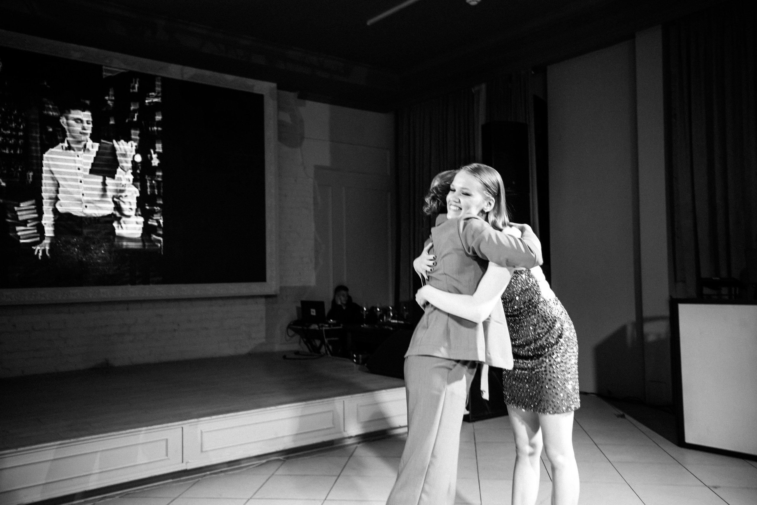 2023-06-23 Выпускной МБОУ СОШ № 10. Фотограф в Красноярске