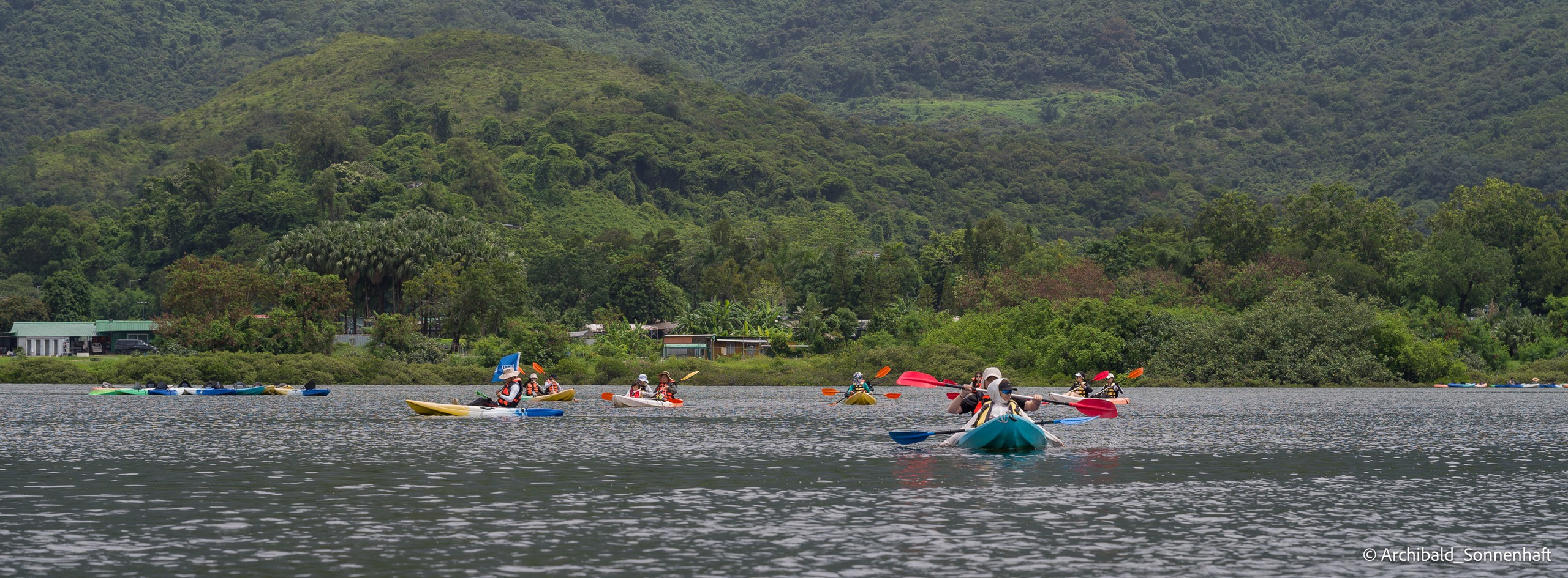 Kayaking. Photographer in Guangzhou, China. Archibald Sonnenhaft