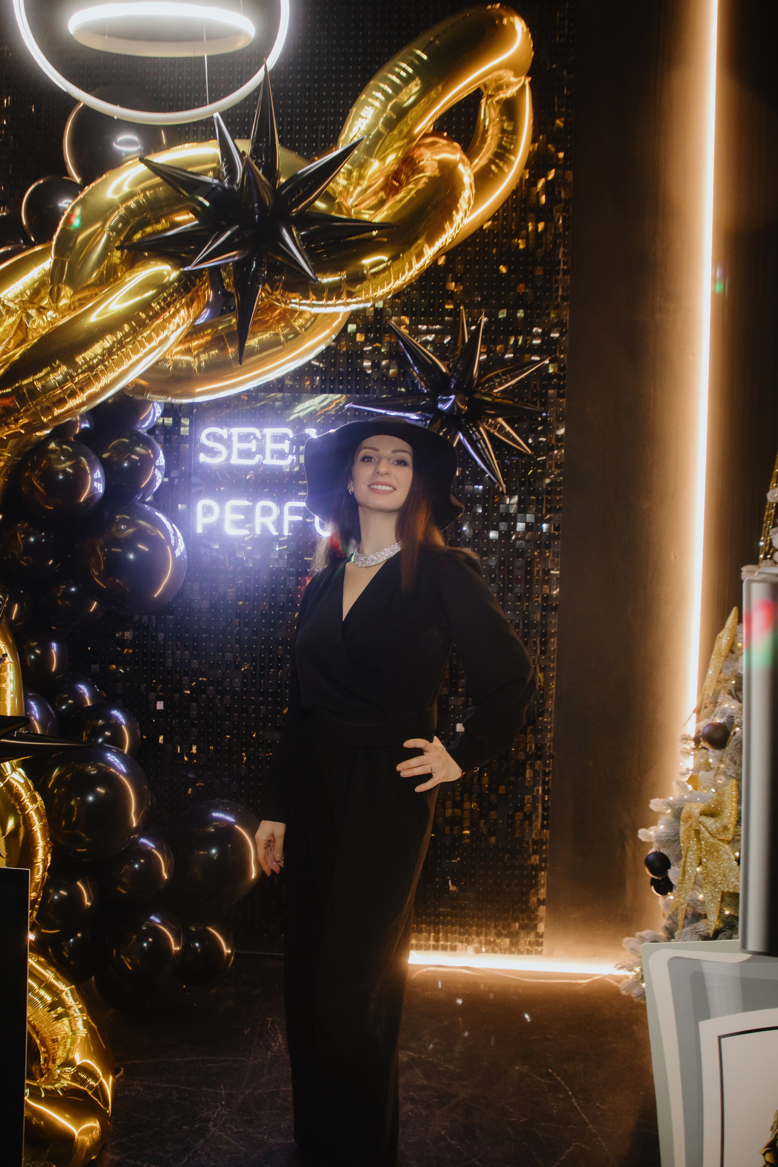 See `You Perfume. Фотограф в Москве и Санкт-Петербурге Дарина