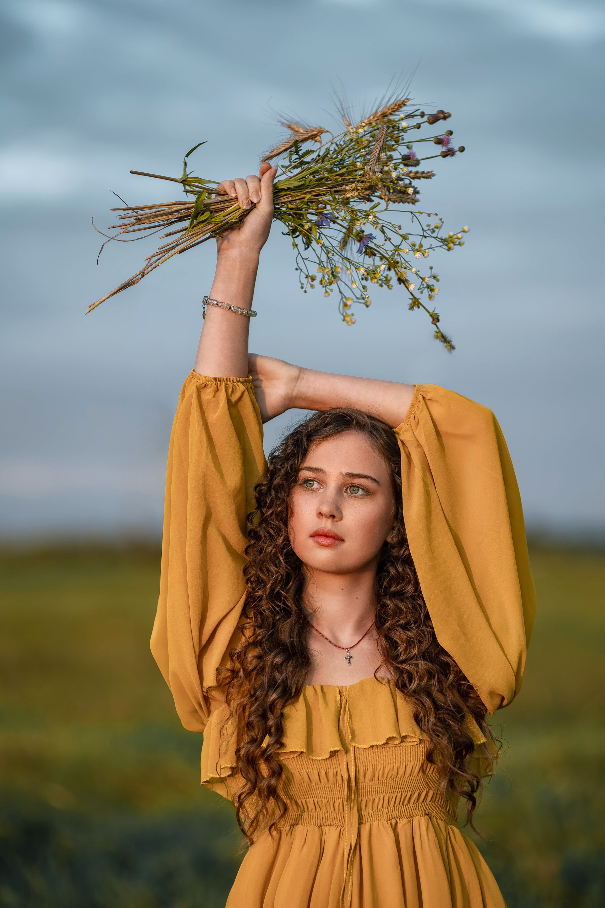 В поле после сбора пшеницы. Семейный и женский фотограф в Москве Надежда Воробьева