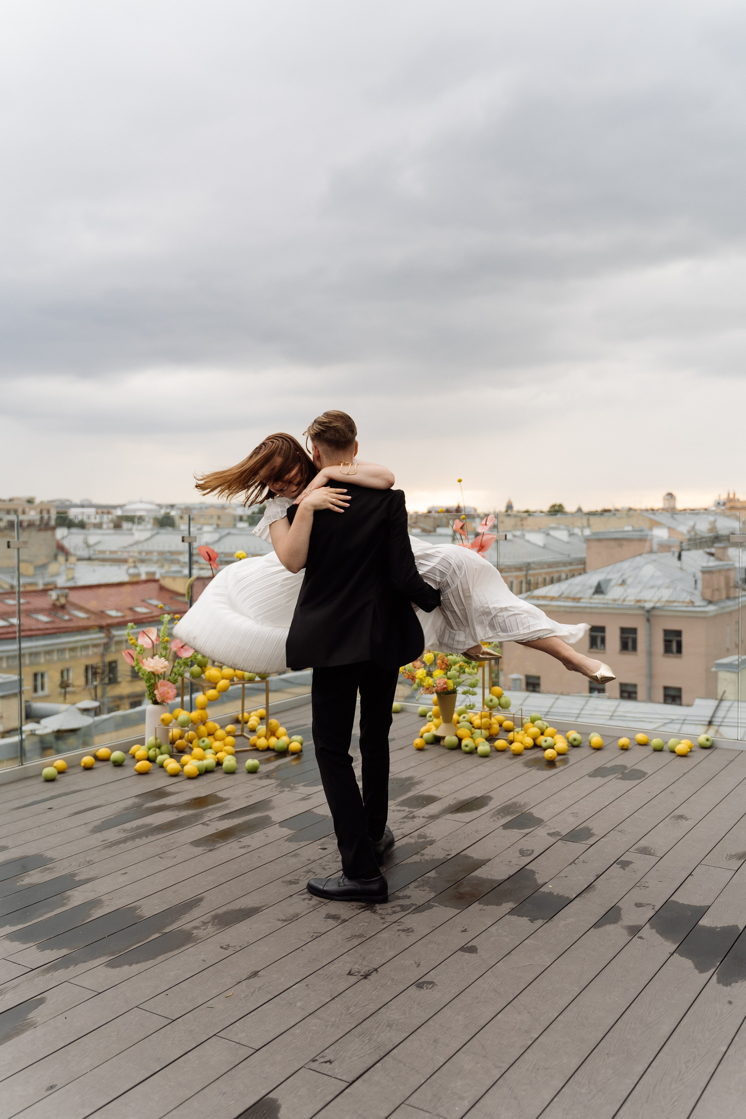 Свадьба на крыше Петербурга. Свадебный фотограф организатор в Санкт-Петербурге Ассоль Опарина