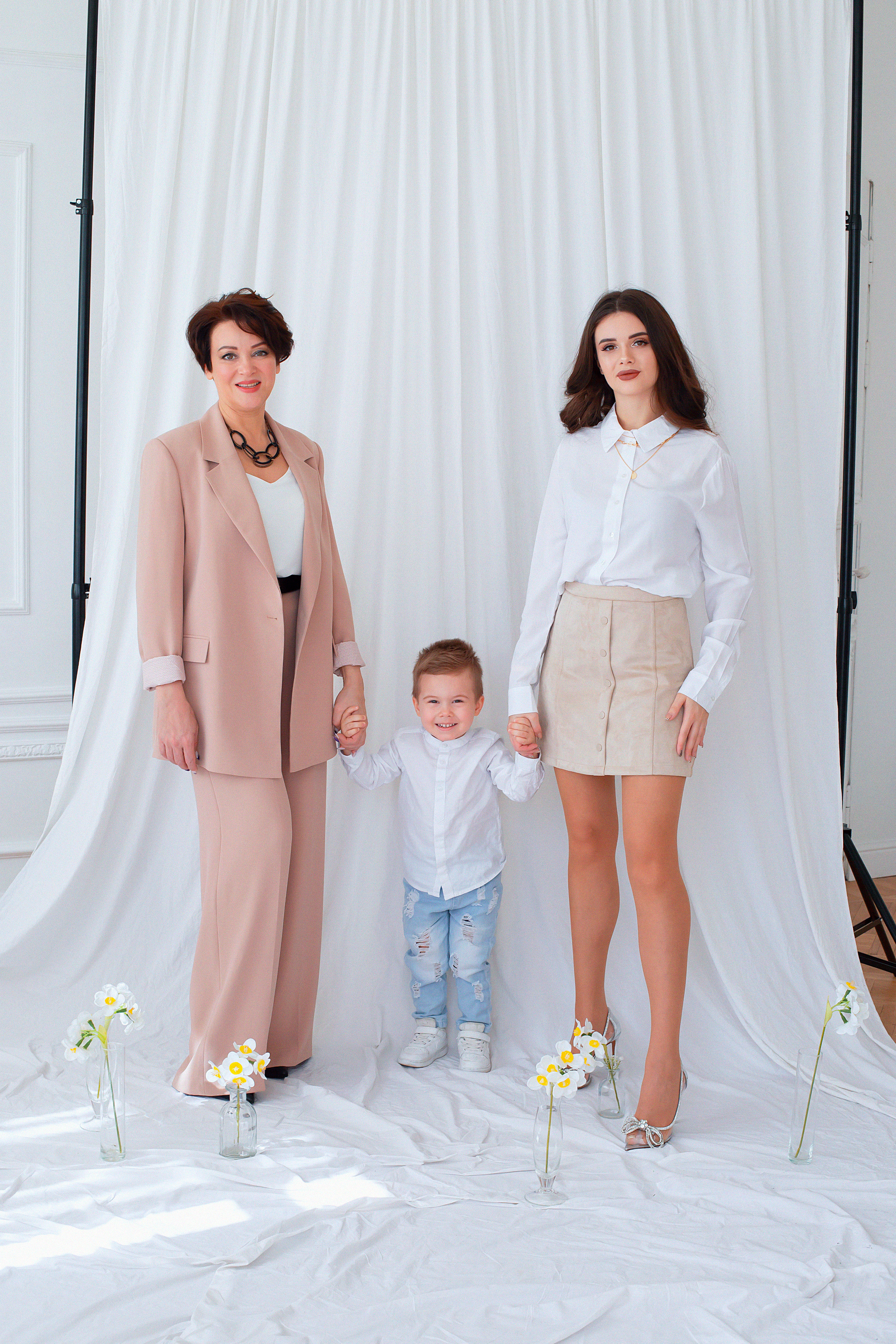 Семейная фотосессия в студии. Семейный и детский фотограф в Волгограде Серкибаева Ирина