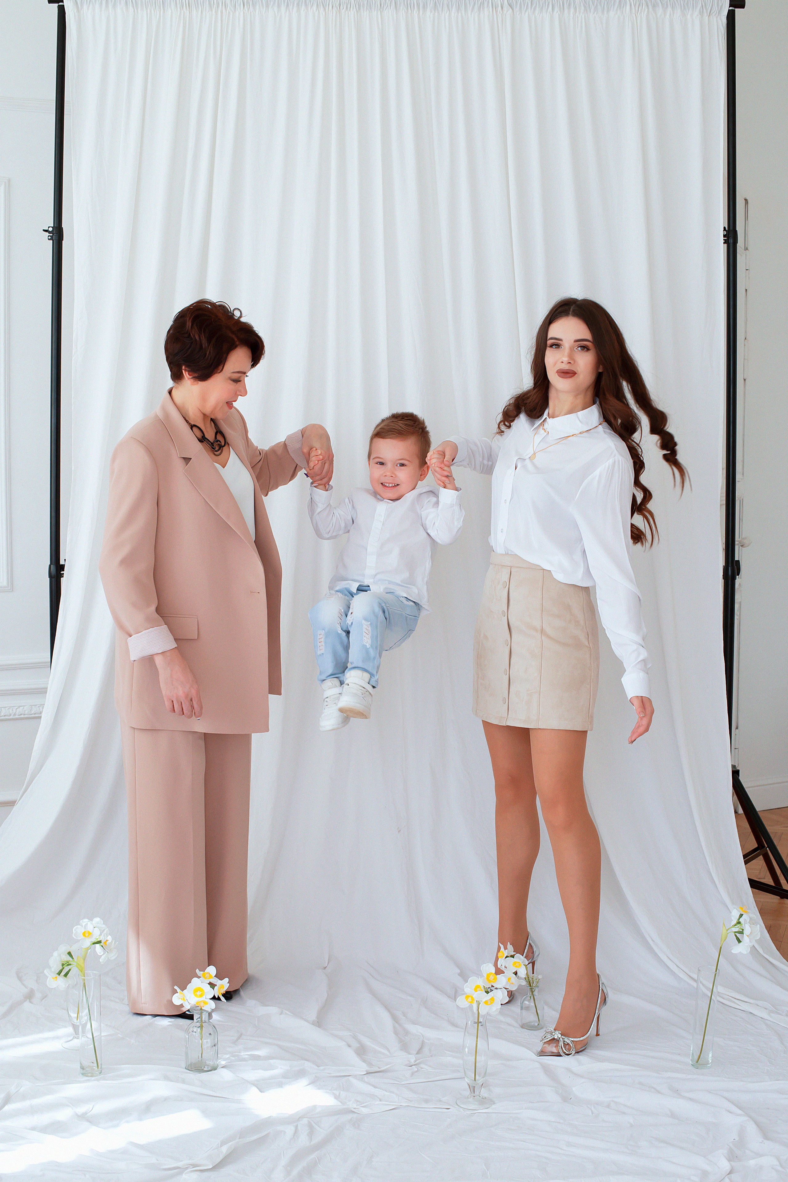 Семейная фотосессия в студии. Семейный и детский фотограф в Волгограде Серкибаева Ирина