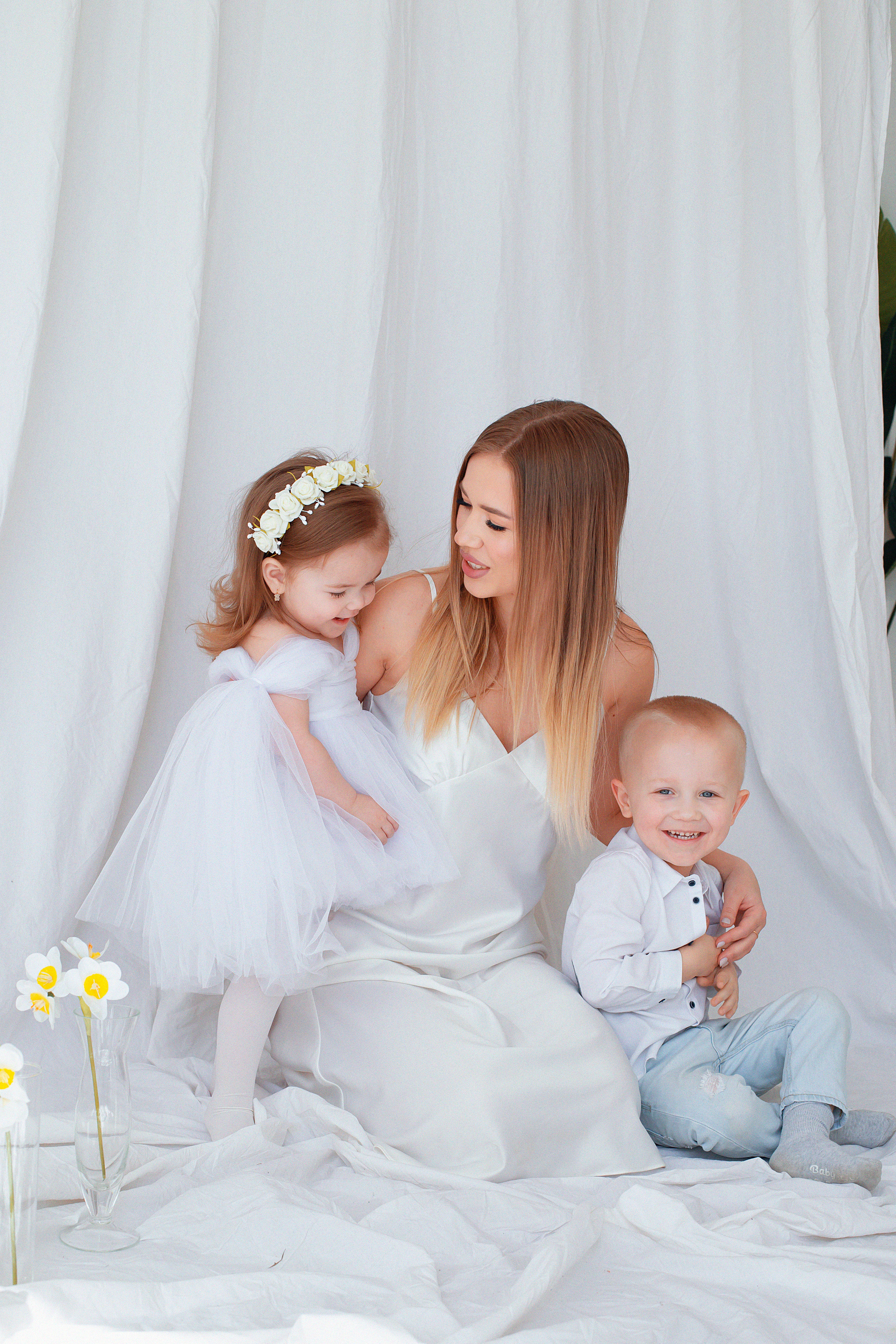 Семейная фотосессия в студии. Семейный и детский фотограф в Волгограде Серкибаева Ирина