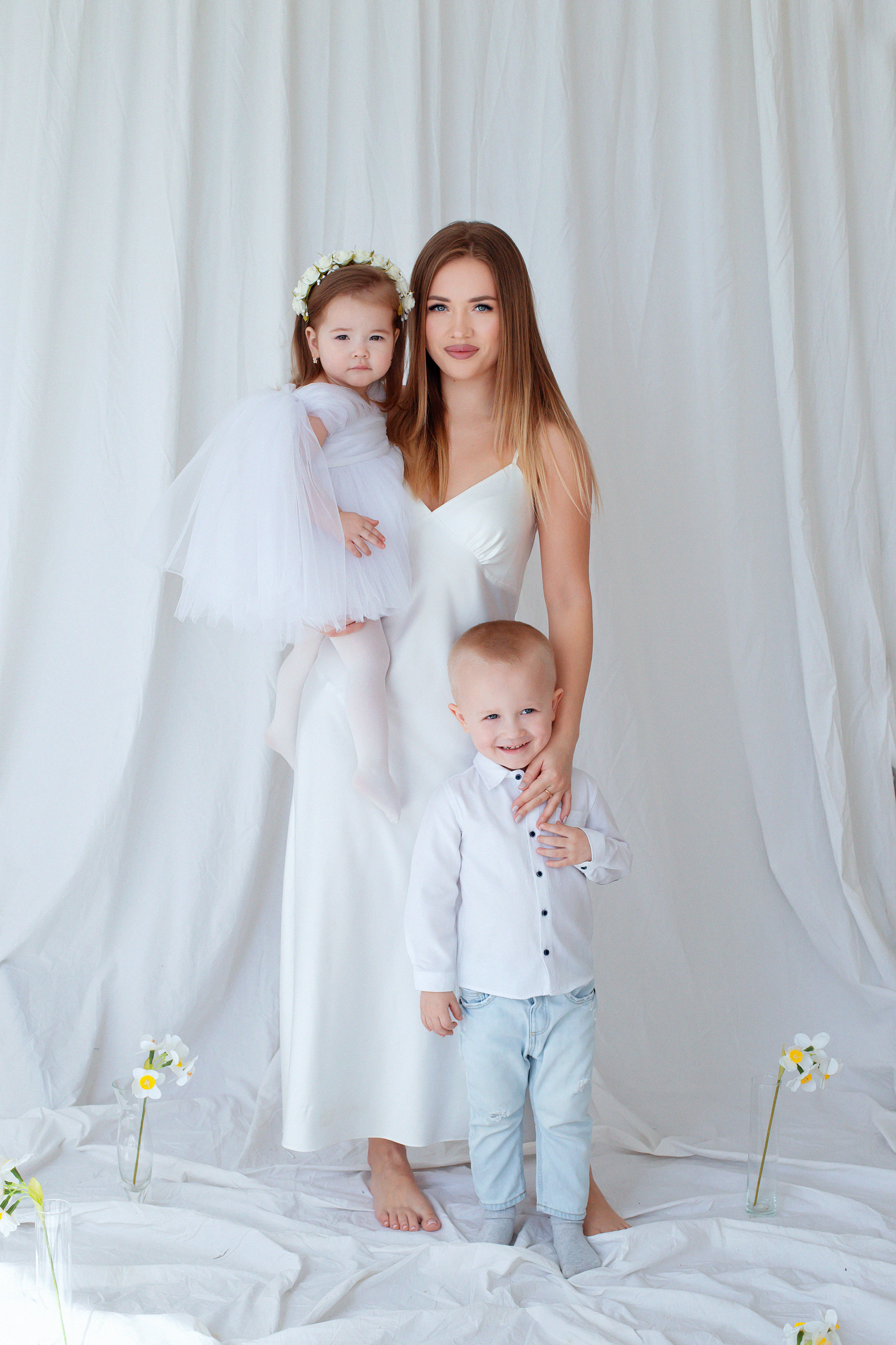 Семейная фотосессия в студии. Семейный и детский фотограф в Волгограде Серкибаева Ирина