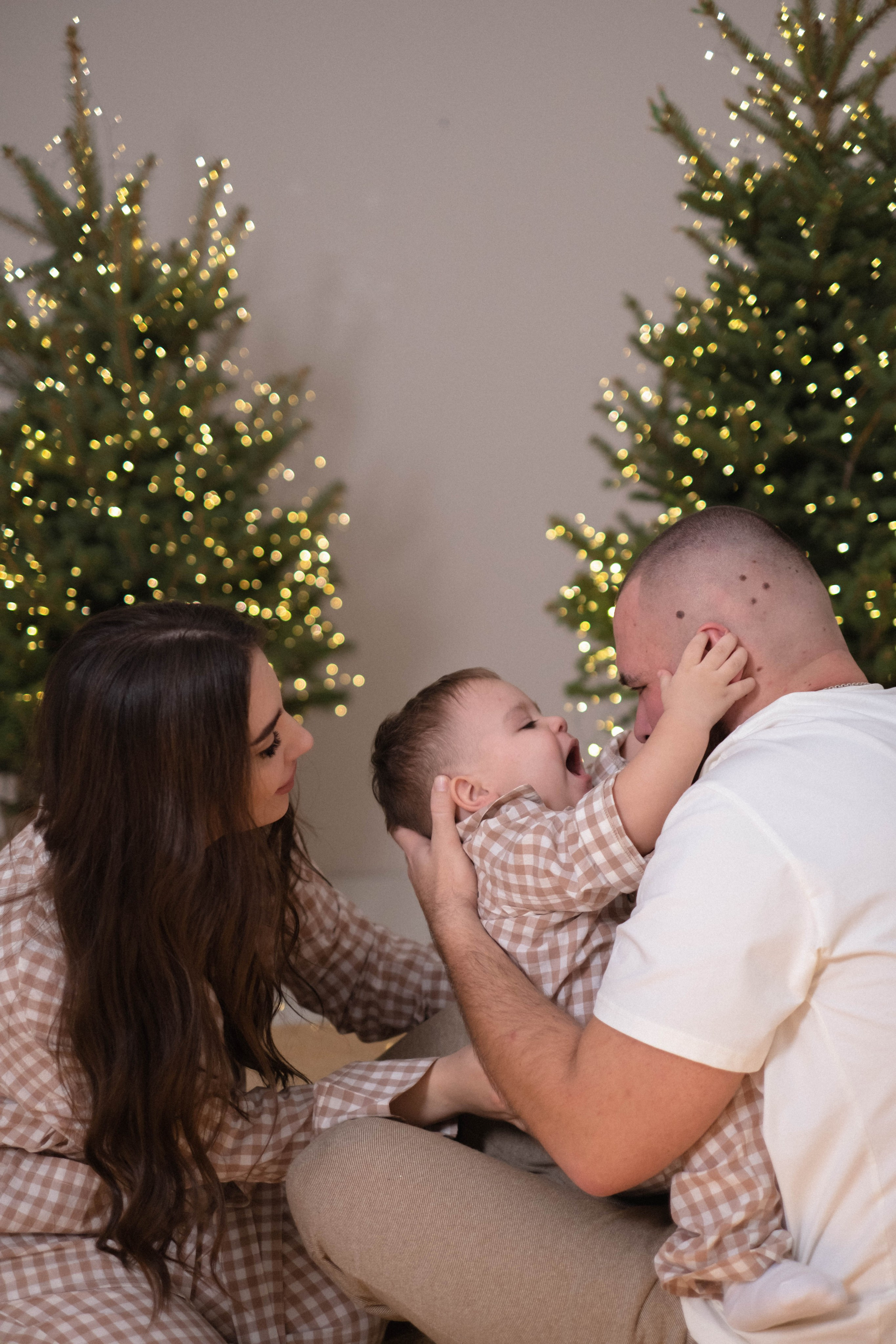 Олеся + Демид + Илья новогодняя. Свадебный и семейный фотограф г. Волгоград Биленко Ангелина