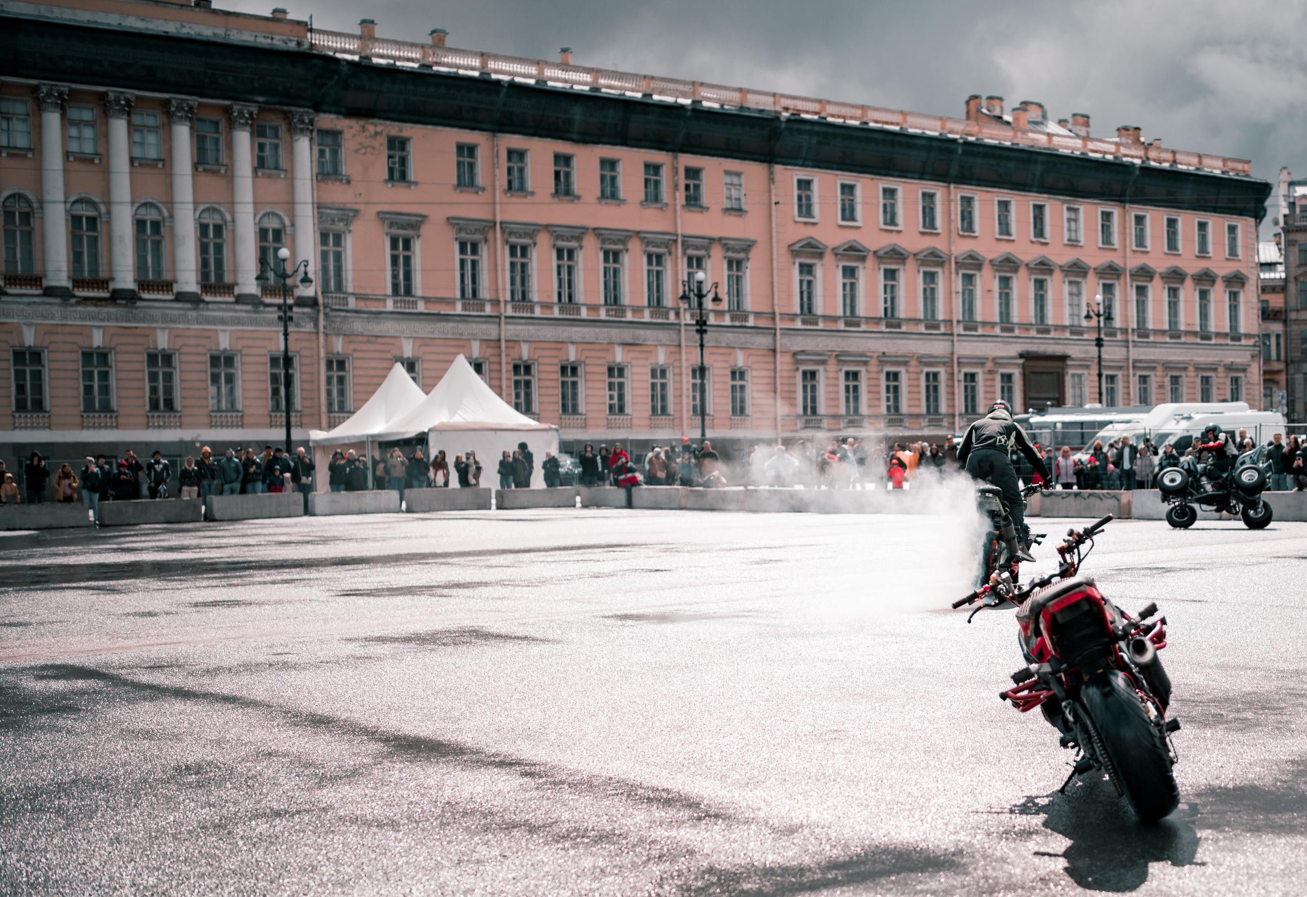 Прогулка по прекрасному Питеру. Vadim Nevenglovskii Фотограф в разных жанрах