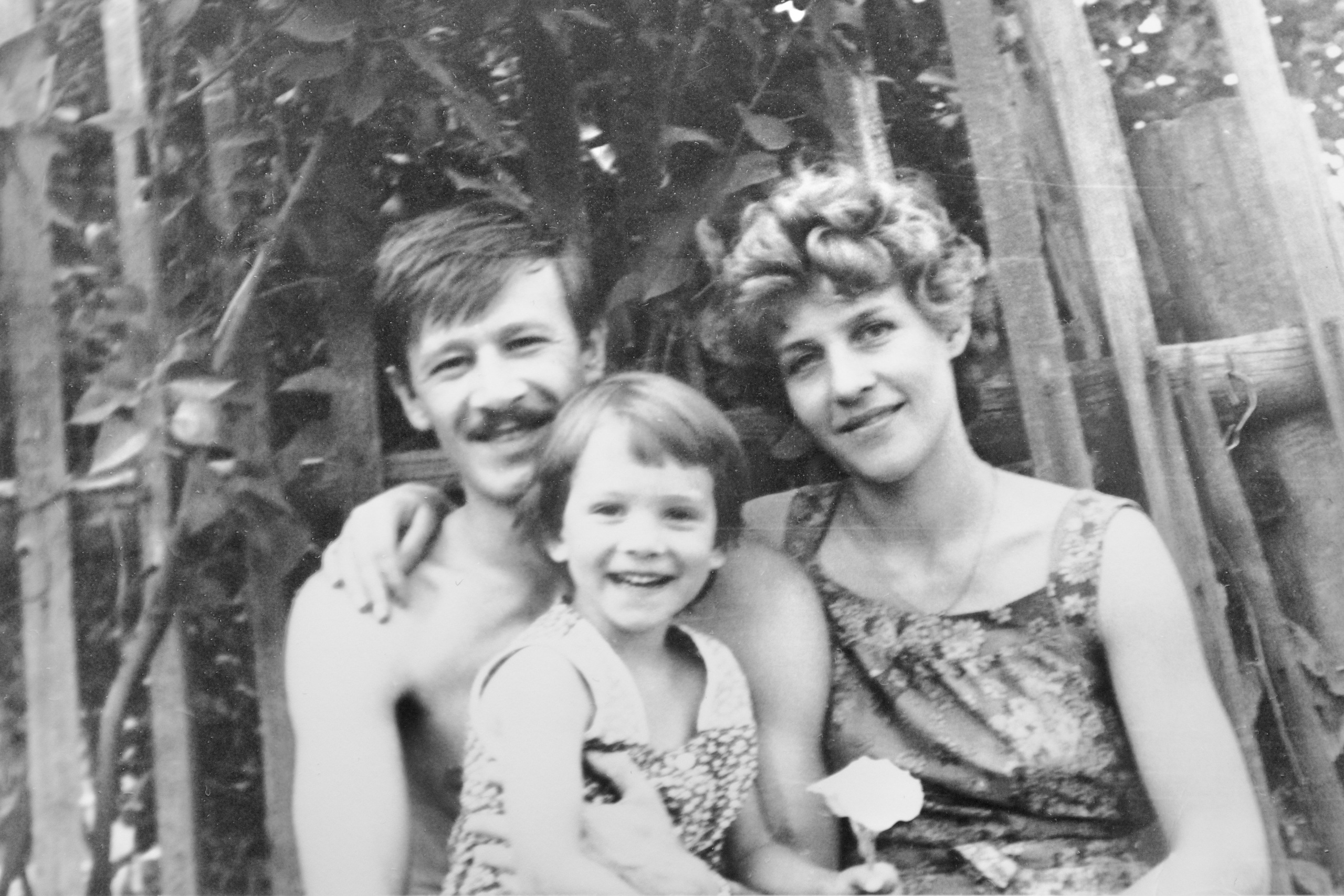 Личные фото. Школьные выпускные альбомы в Москве Марина Николаева