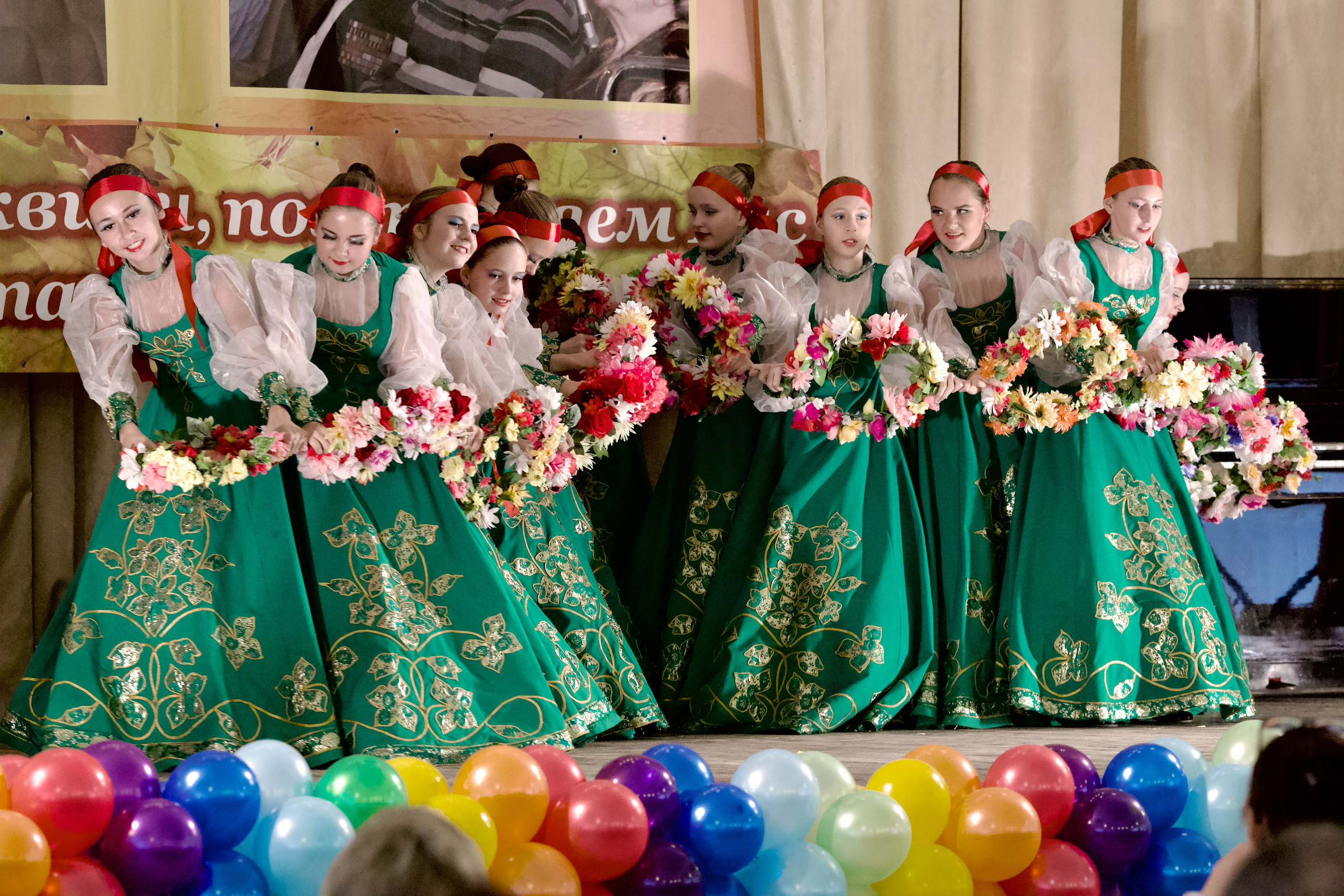 Разные выступления. Школьные выпускные альбомы в Москве Марина Николаева