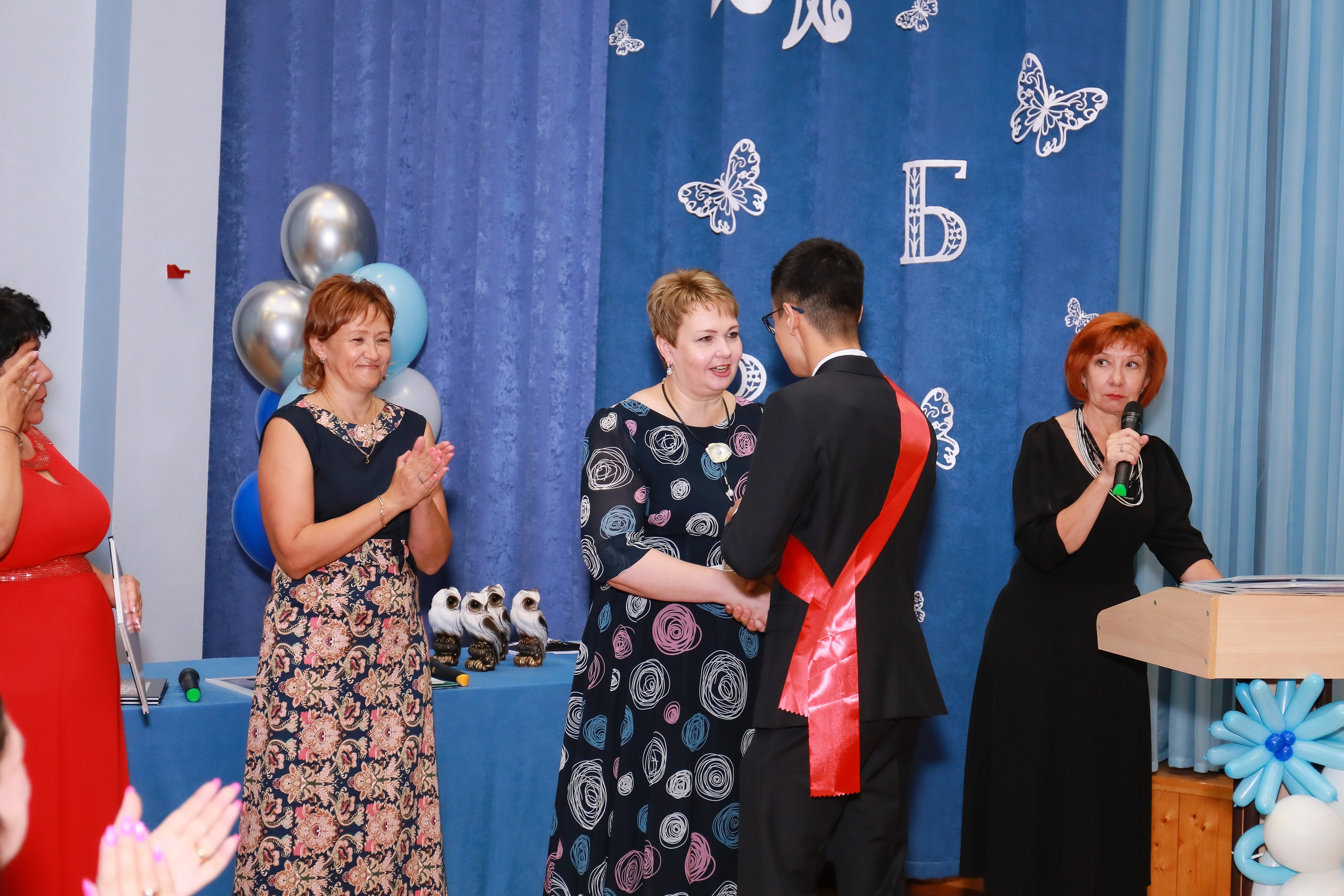 Вручение аттестатов (СОШ 101). Детский семейный фотограф Краснодар