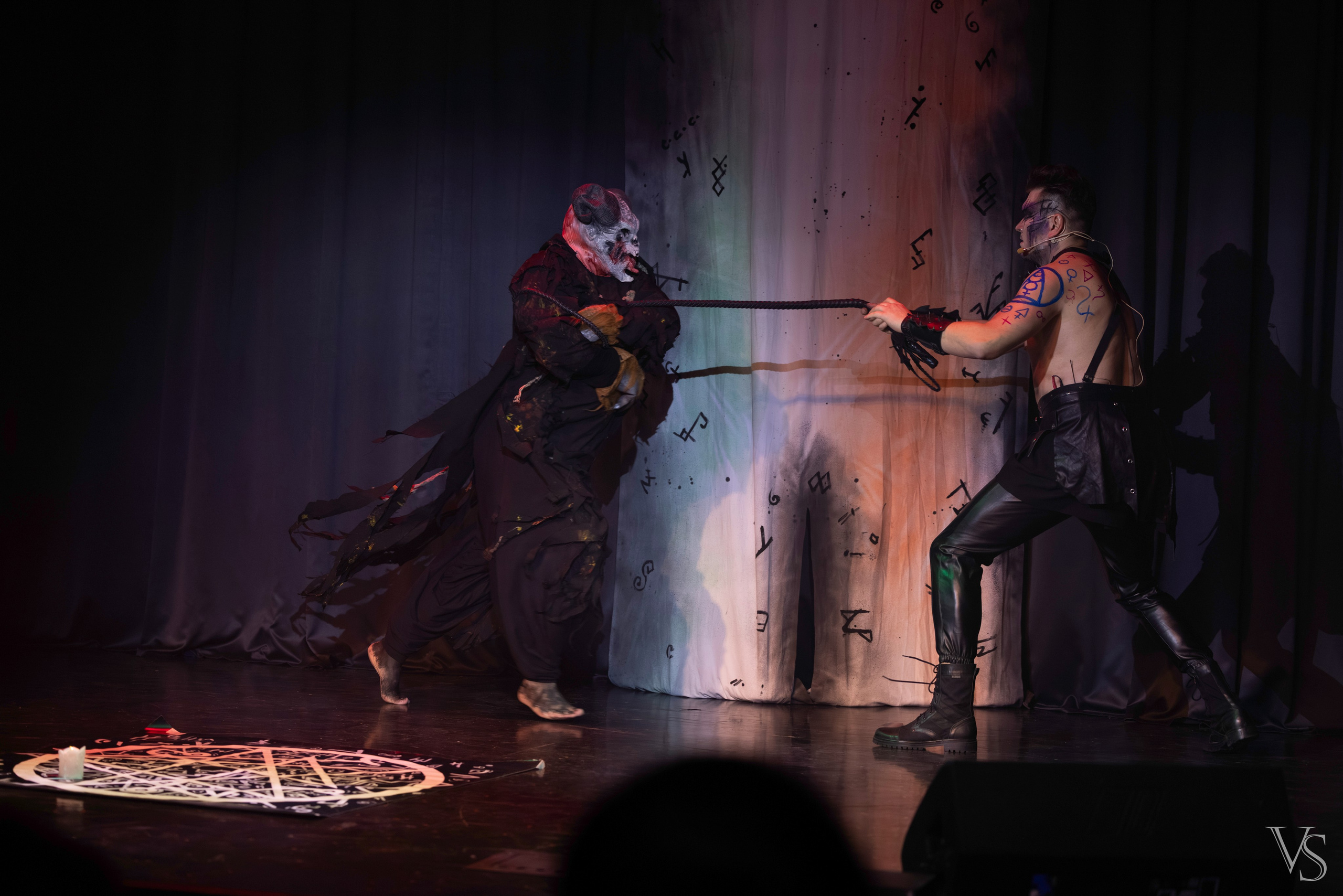 Книга стихий 25.01. Фотограф Виктор Степанов