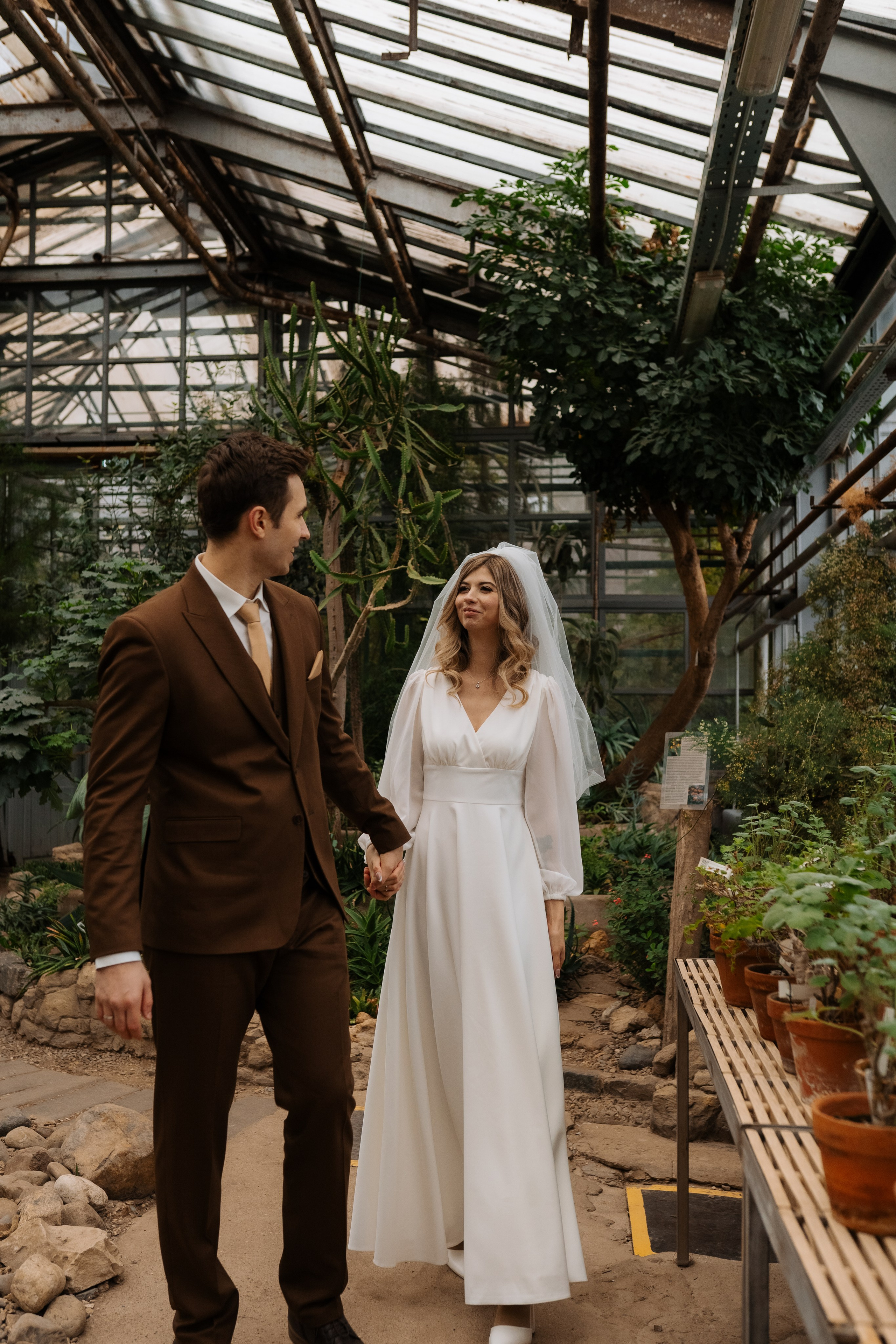 Свадебная фотосессия в оранжерее, Москва. Свадебный фотограф в Москве Анна Полушина