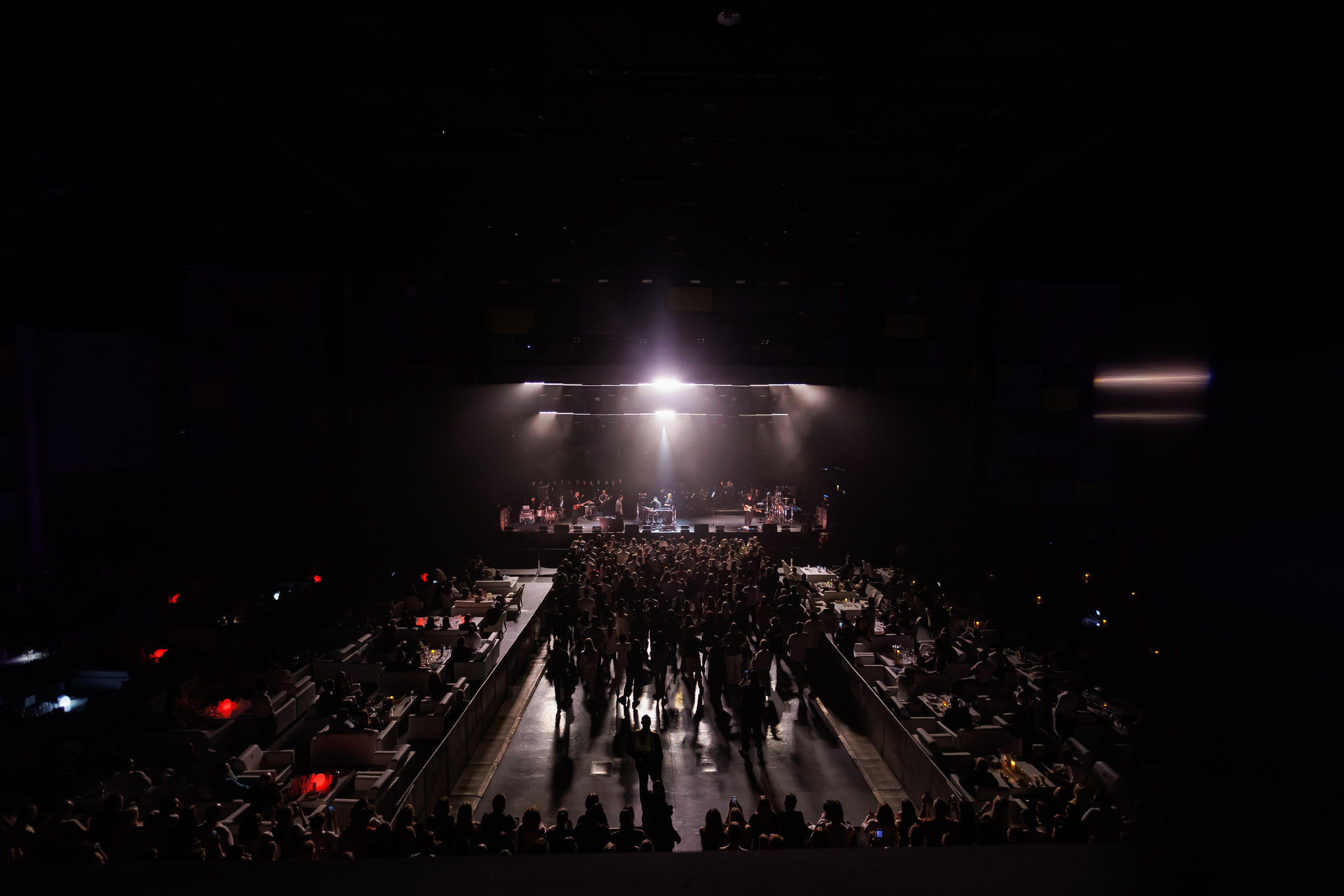 Concert Photography in Dubai — Anton Belyaev Live Performance. Evgen Yatsenko — Photographer in Dubai