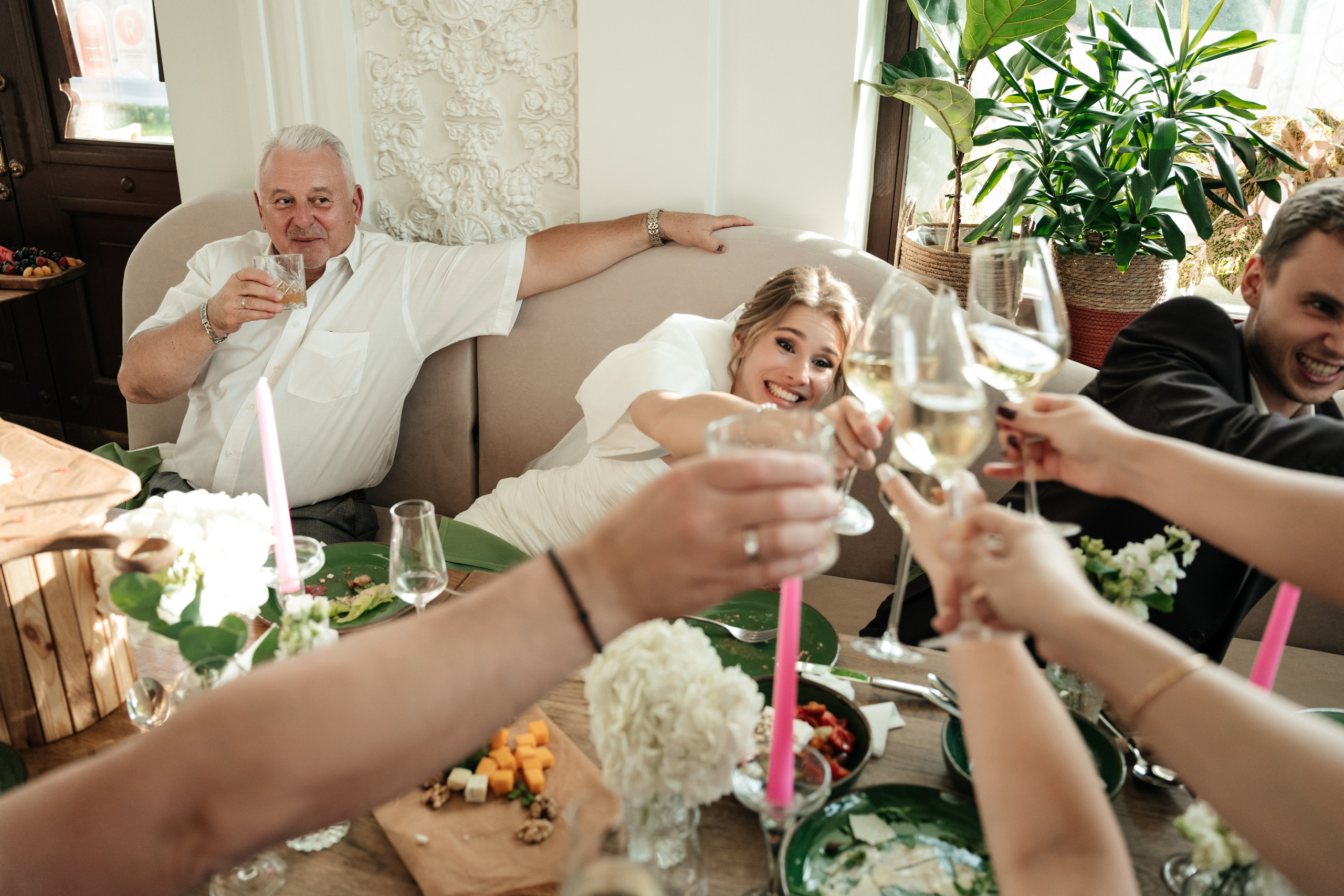 Ресторан Домик в саду, ВДНХ. Свадебный фотограф Москва Александра Аверкова