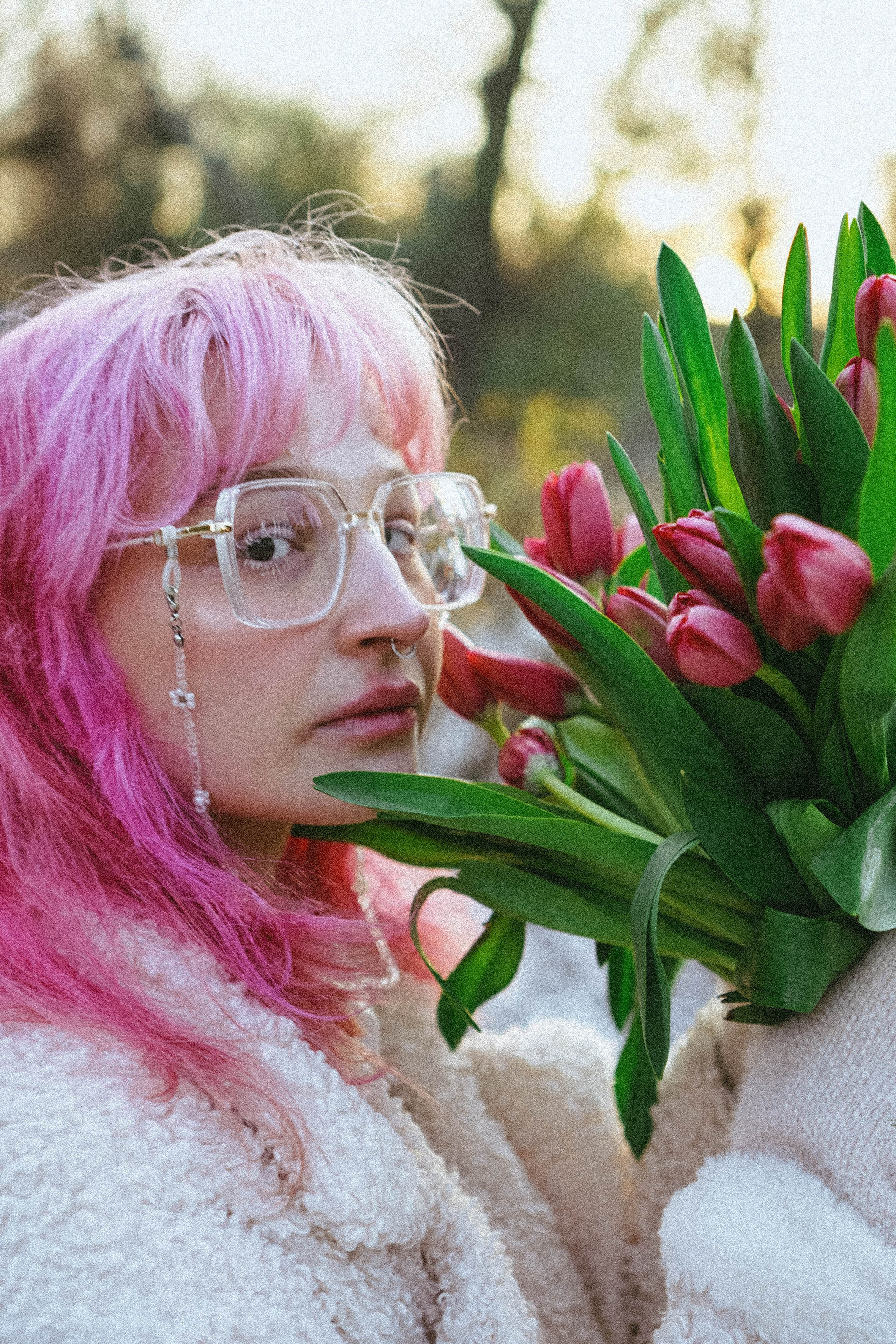 Прогулочная фотосессия с тюльпанами. Профессиональный фотограф, Санкт-Петербург — Виктория Богомолова