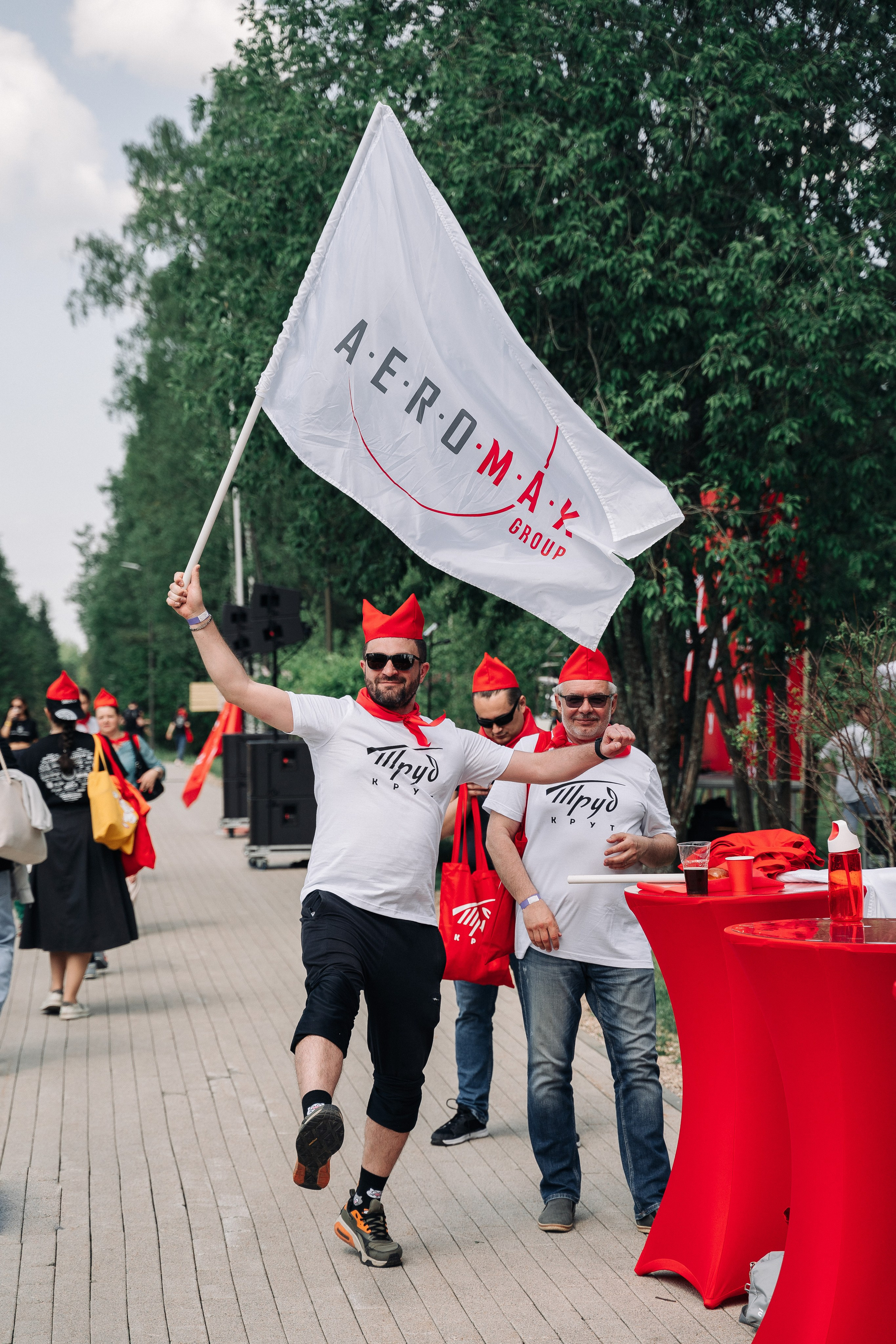 Пионерский «СУББОТНИК» в COSMOS Collection Изумрудный лес. Свадебный и семейный фотограф в Москве и МО Геннадий Туманцев