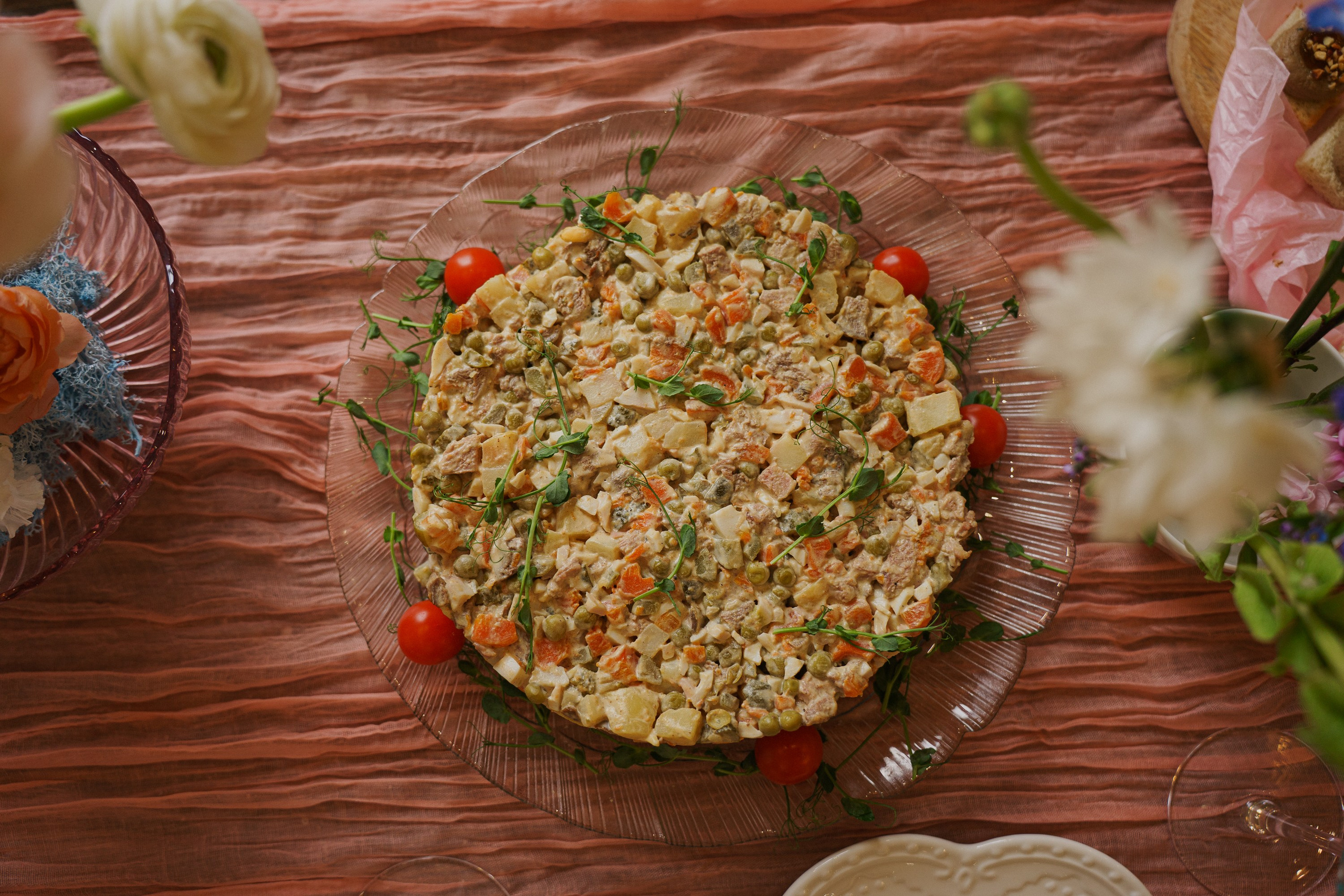 ВЕСЕННИЙ БРАНЧ. Женский портрет