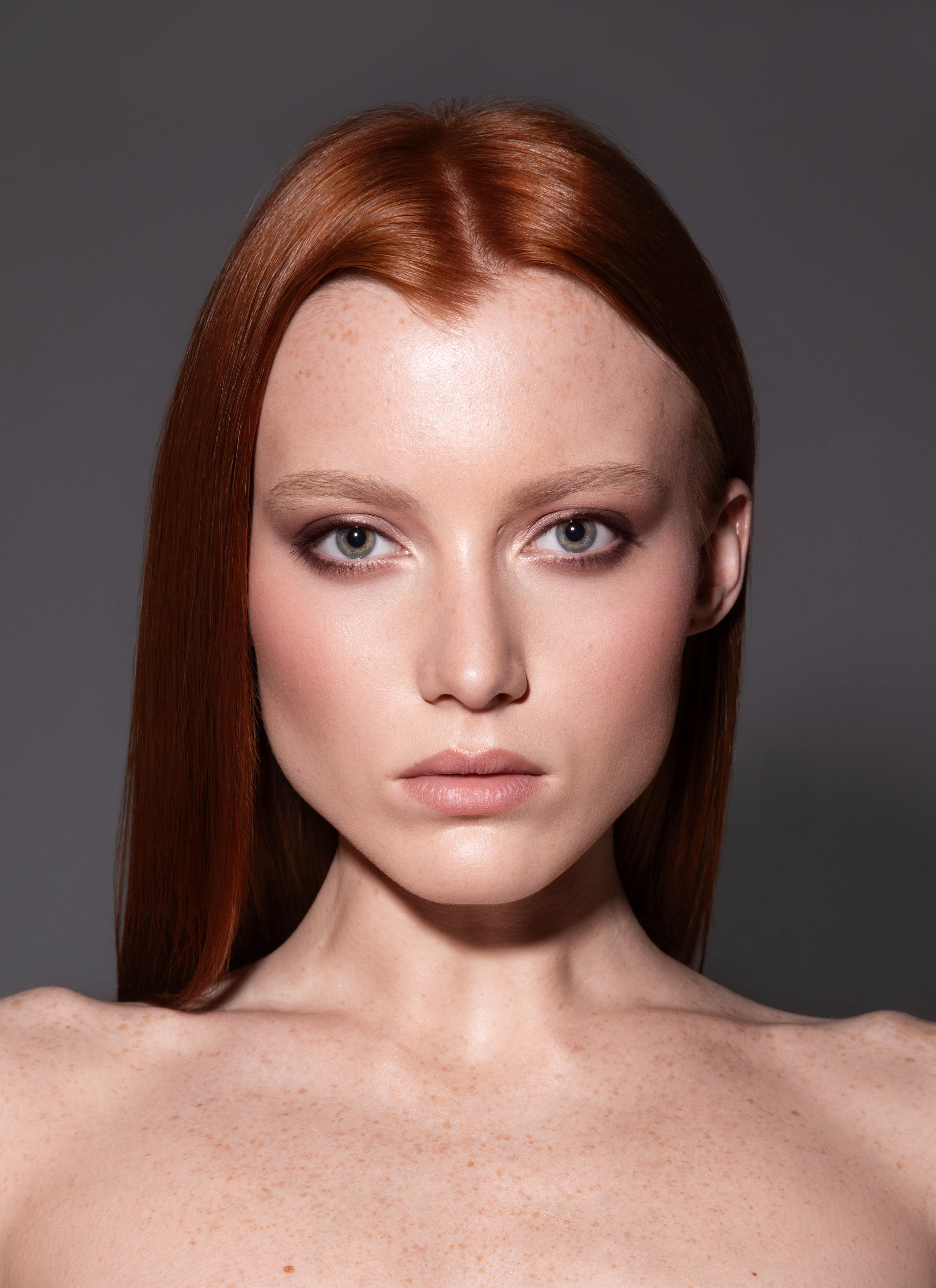 Съёмка косметики, парфюмерии, средств ухода (бьюти-бренды). Контент для визажистов, стилистов, блогеров. Рекламный фотограф Ксения Вершинина | Москва