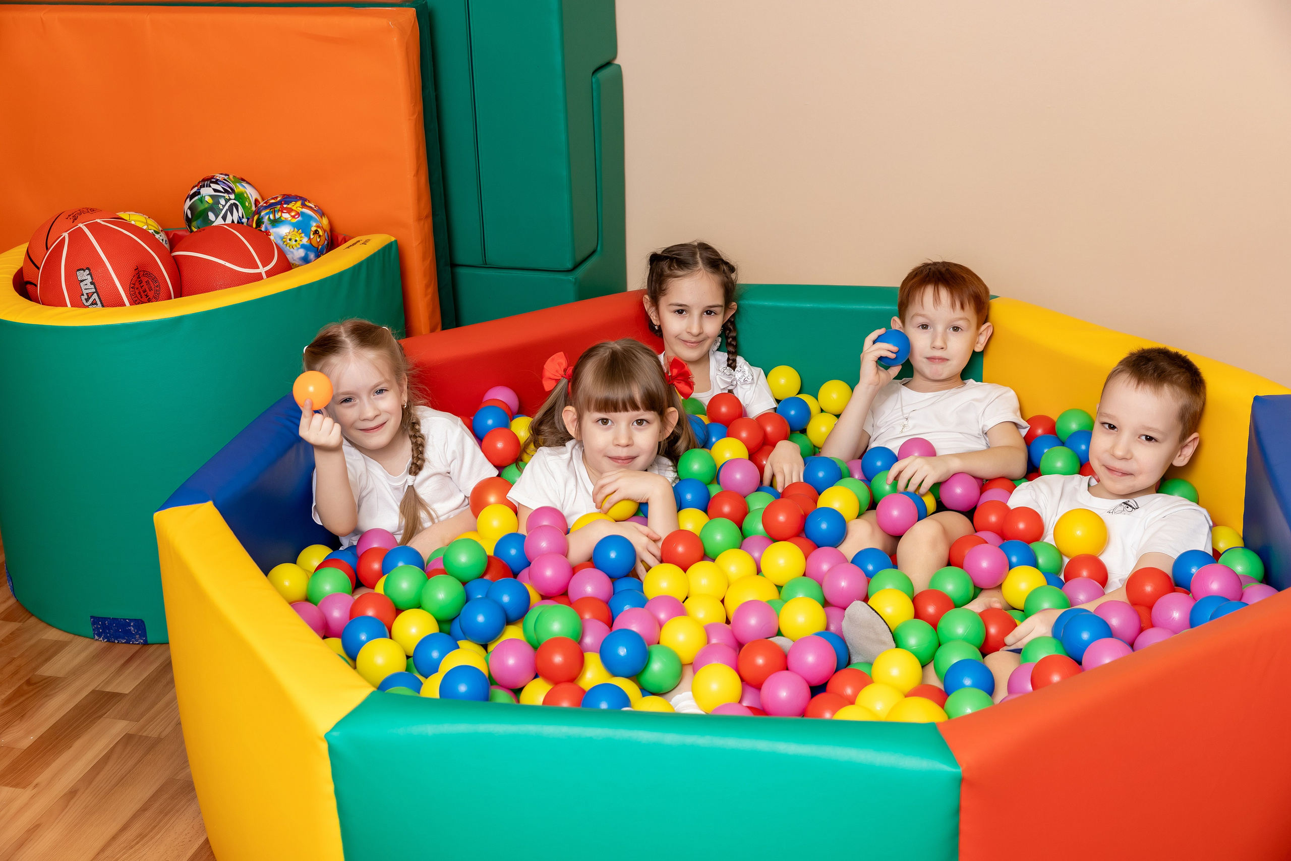 Примеры фото ДЕТСКИЙ САД. Фотограф Радужный ХМАО, Школьный фотограф, семейный фотограф, выпускной альбом