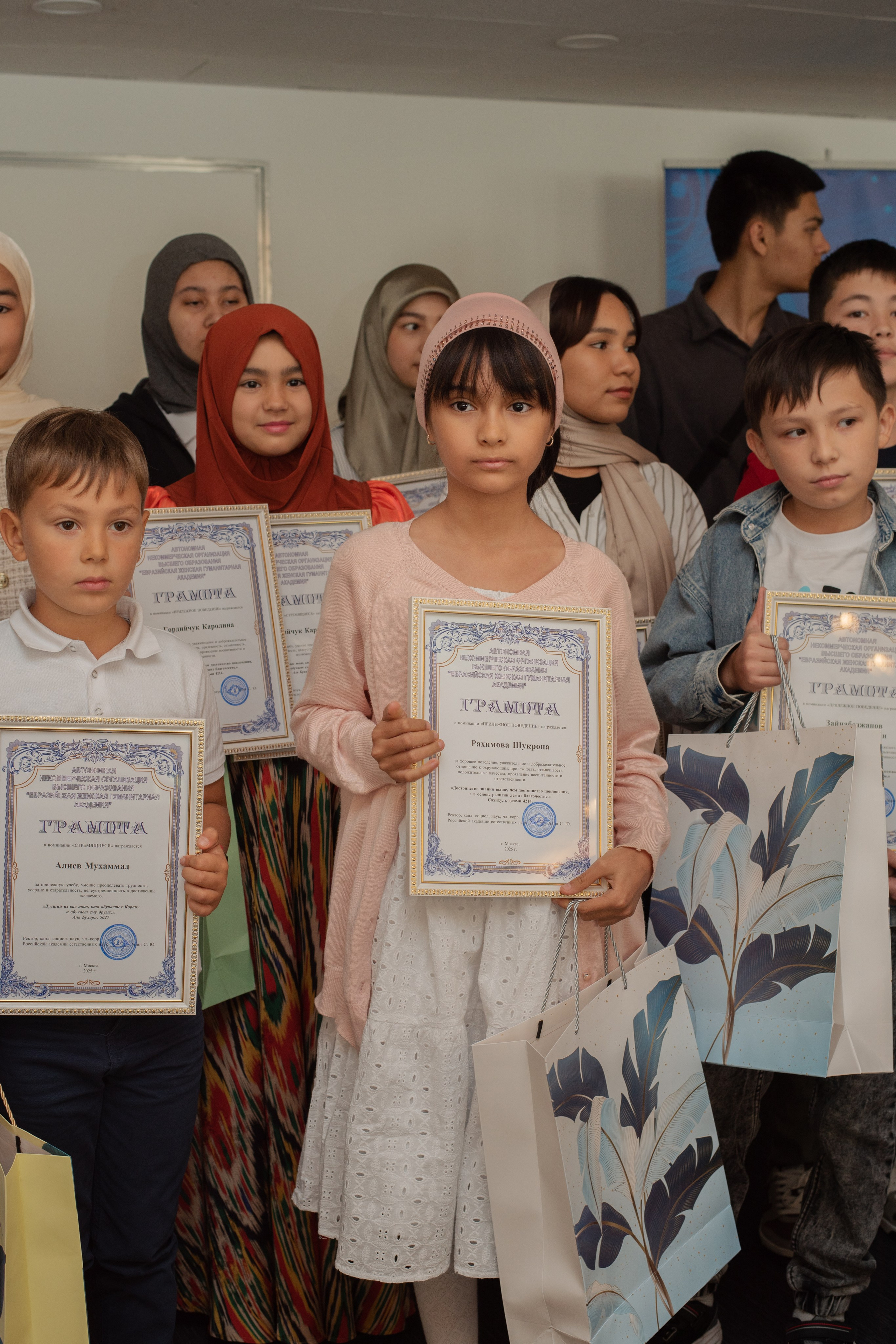 Выпускной в Евразийской женской гуманитарной академии. Лина Курочка — ваш фотограф