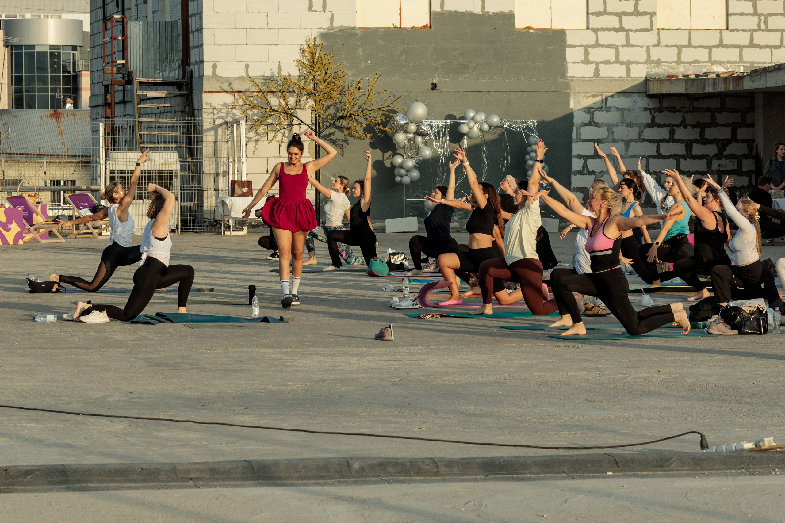 Йога на крыше манежа. Арт фотограф в Саратове, Александр Леонтьев