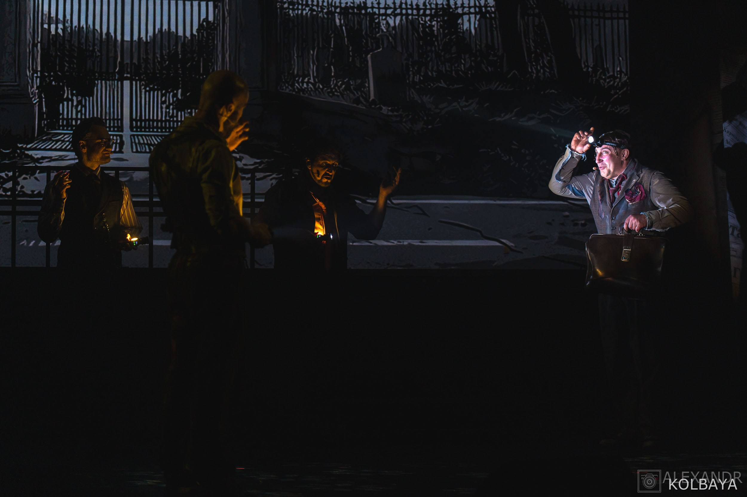 Фотографии со спектакля «Однажды в городе N». Концертный и театральный репортажный фотограф в Москве Александр Колбая