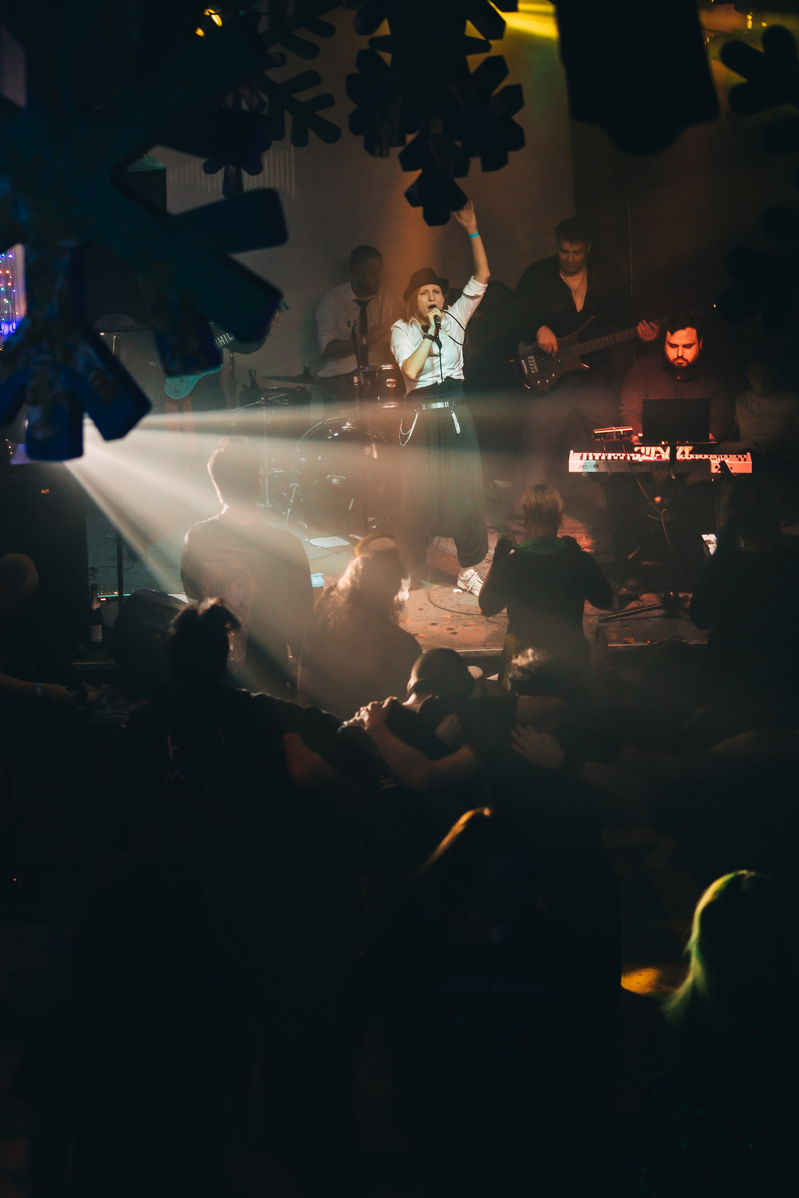 Радистка Кэт. Рок-ёлка, клуб-галерея Эрмитаж. 21.12.2024. Фотограф Регина Крикунова г. Красноярск